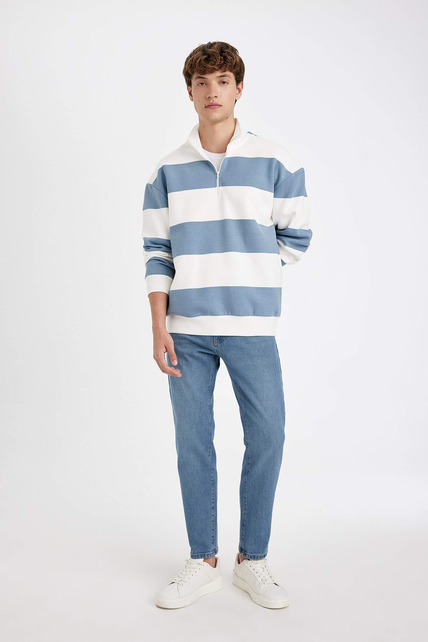 Boxy Fit Dik Yaka Yarım Fermuarlı Çizgili Sweatshirt