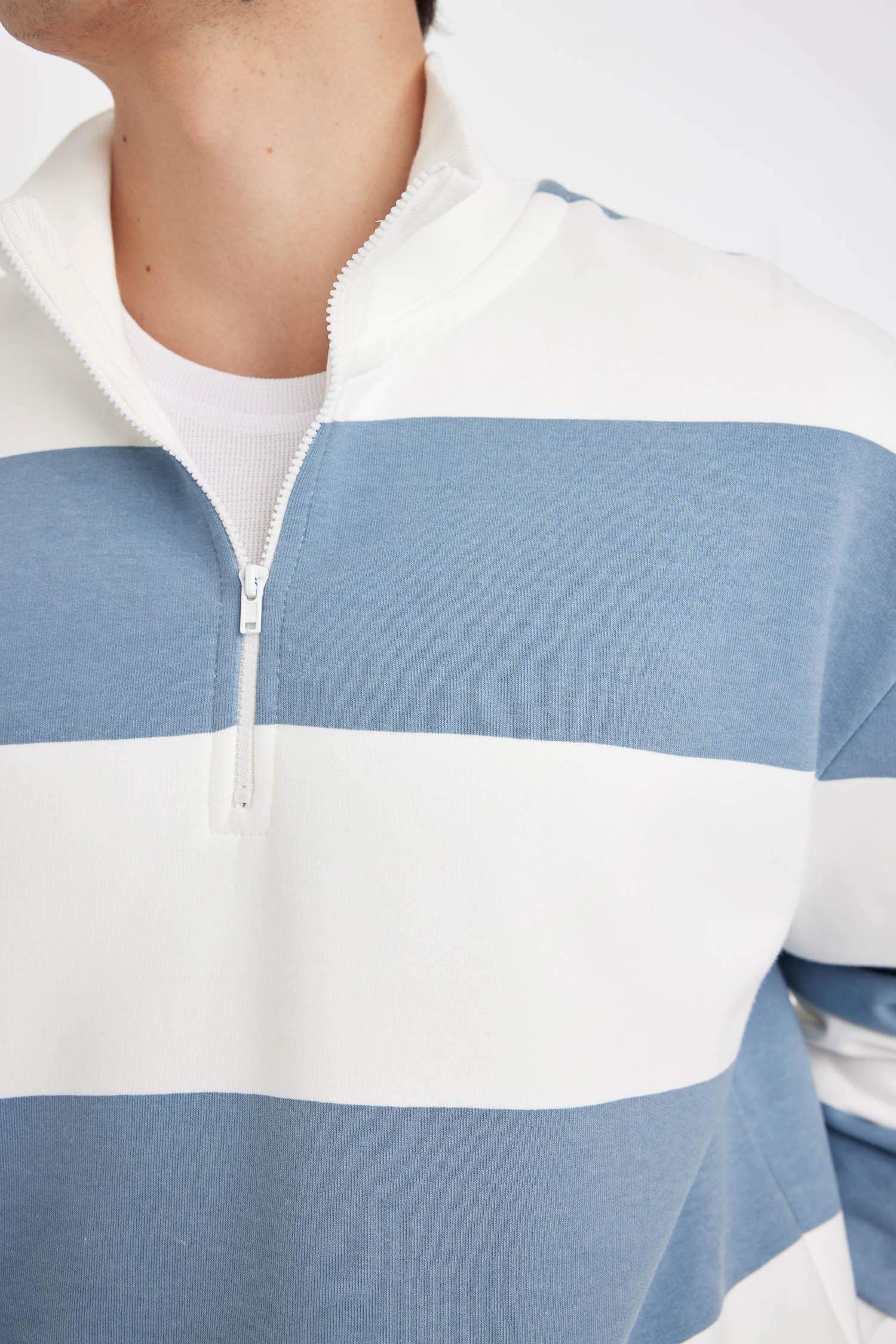 Boxy Fit Dik Yaka Yarım Fermuarlı Çizgili Sweatshirt