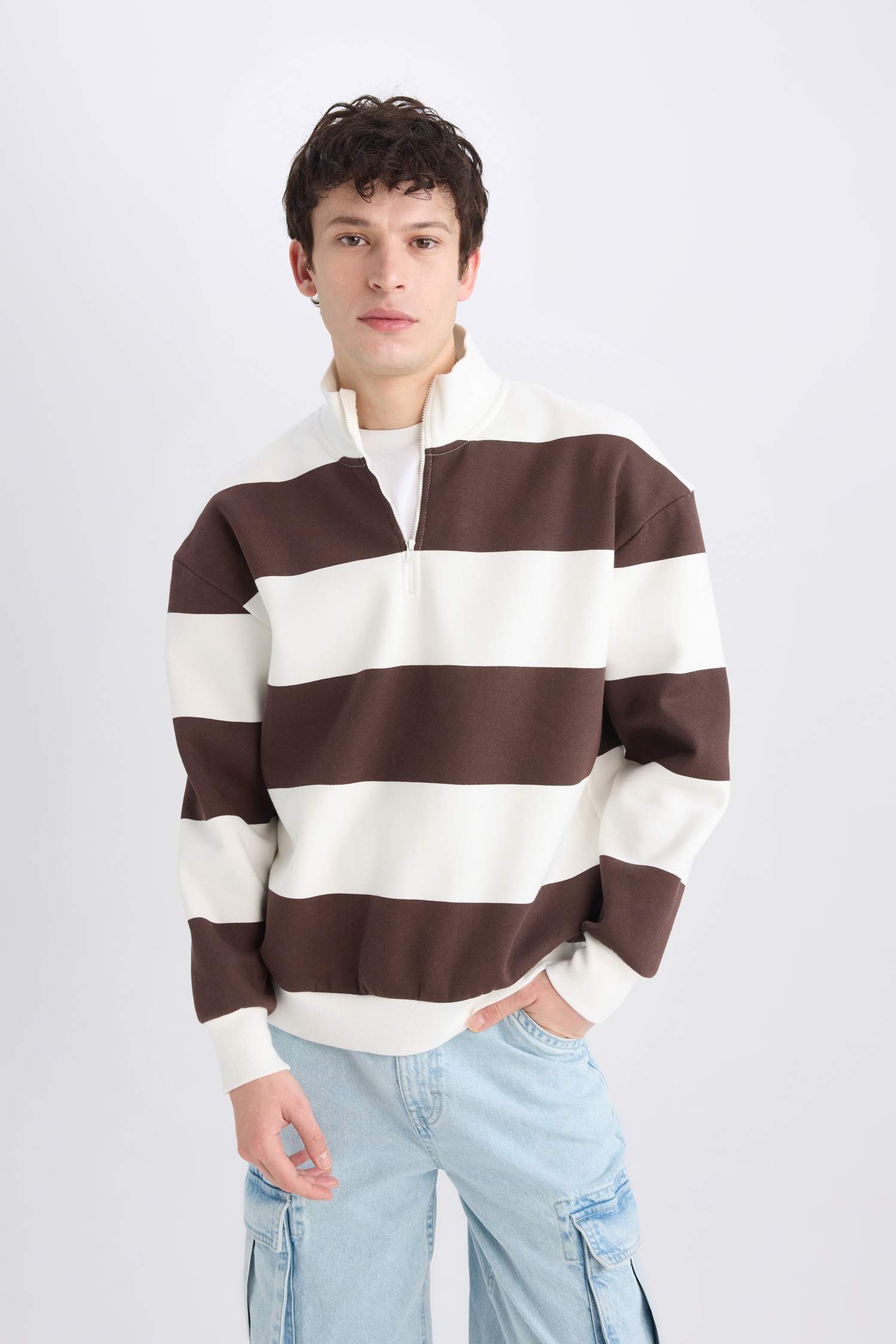 Boxy Fit Zippered Stand Collar Striped Sweatshirt