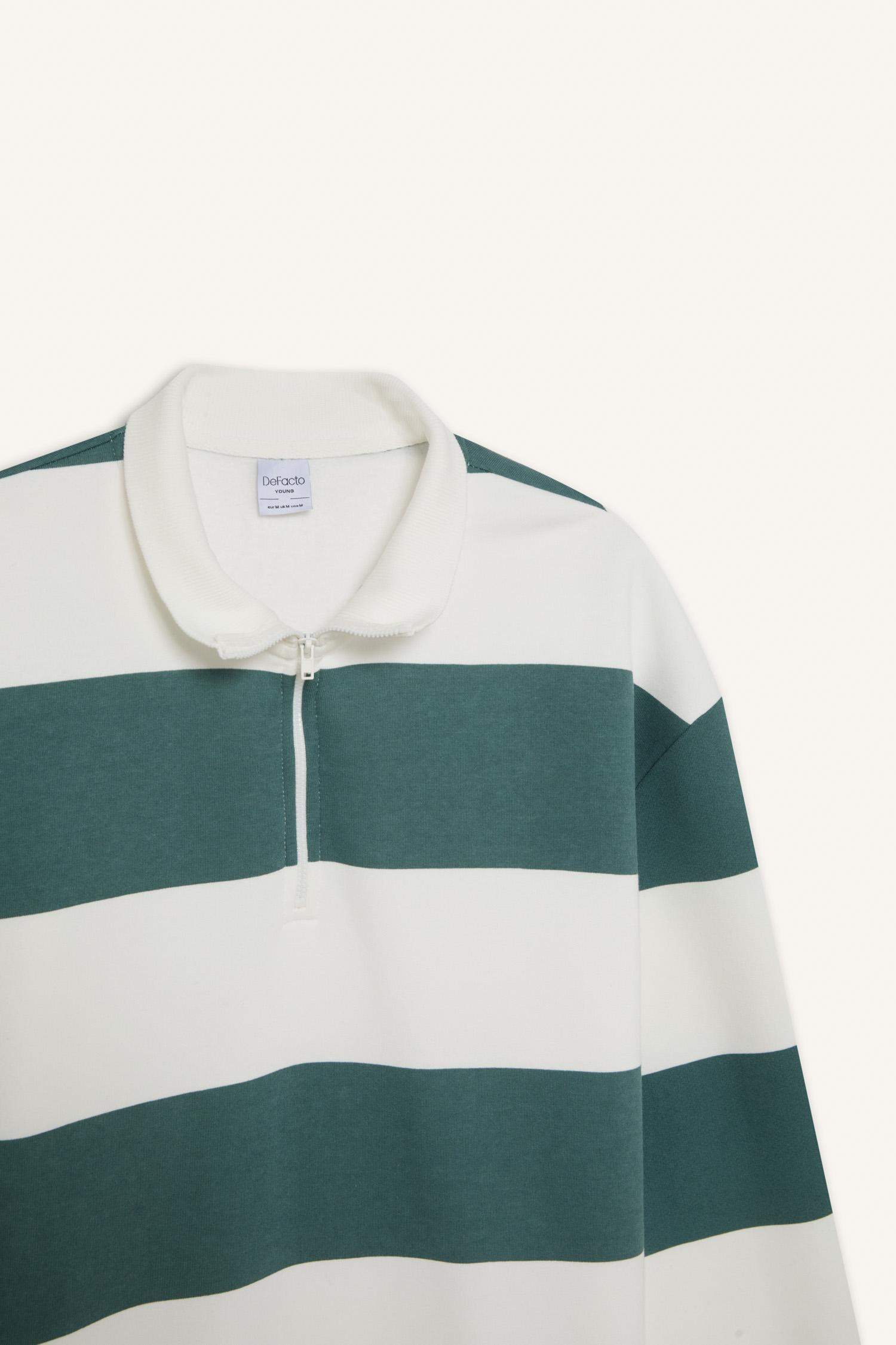 سويت شيرت مخطط أوفر سايز برقبة بسحاب