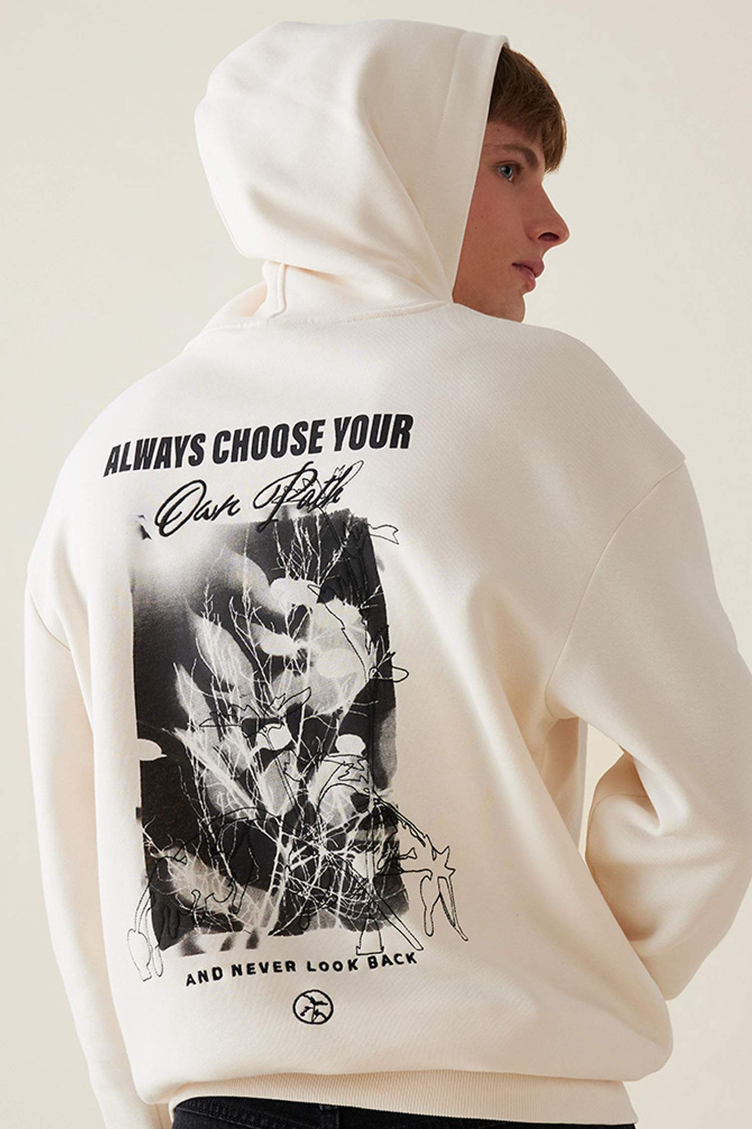 Boxy Fit Kapüşonlu Sırt Baskılı Sweatshirt