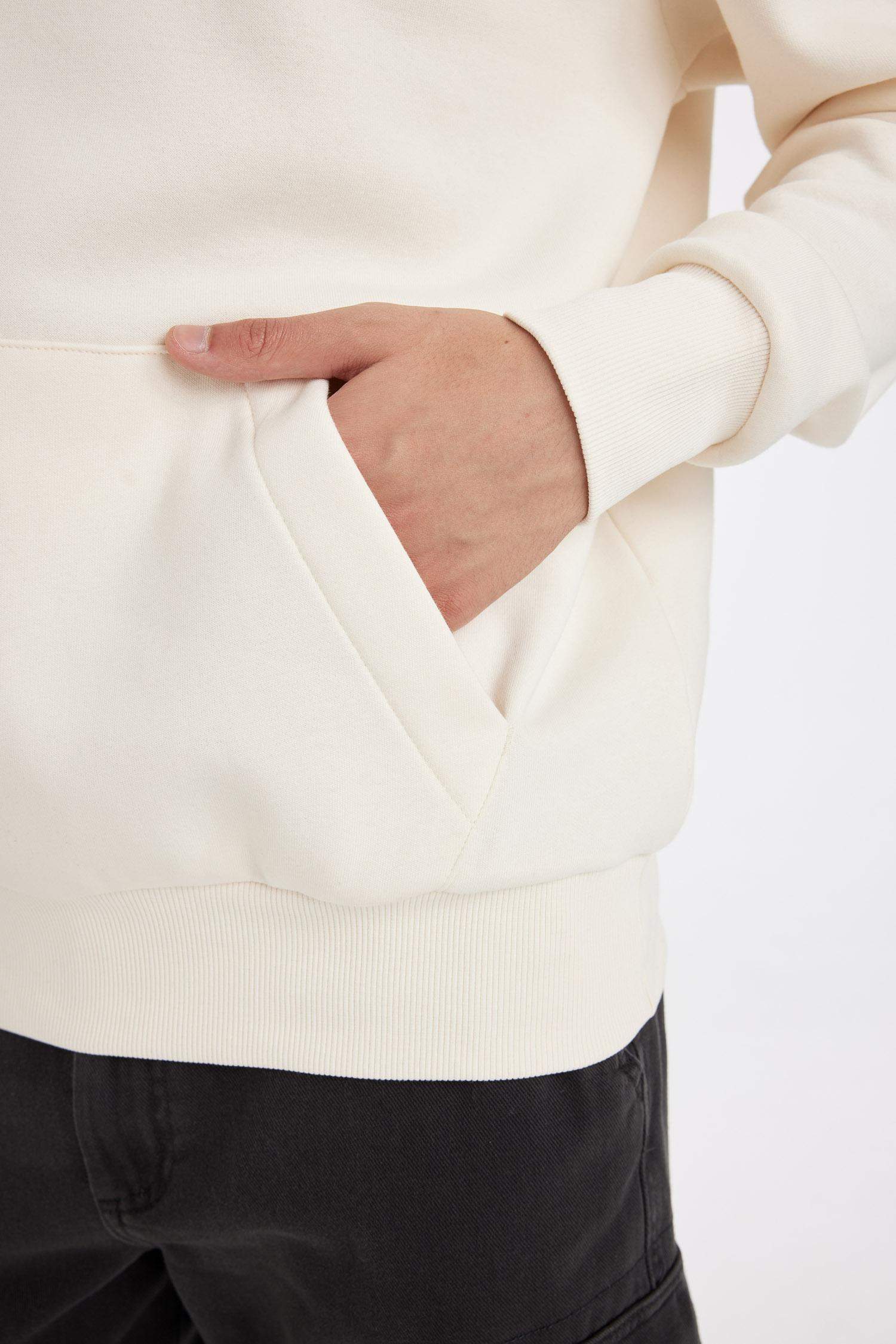 Boxy Fit Kapüşonlu Sırt Baskılı Sweatshirt