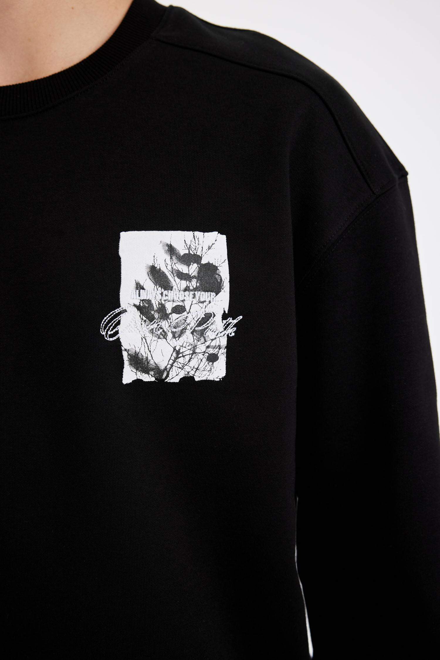 Boxy Fit Bisiklet Yaka Baskılı Sweatshirt