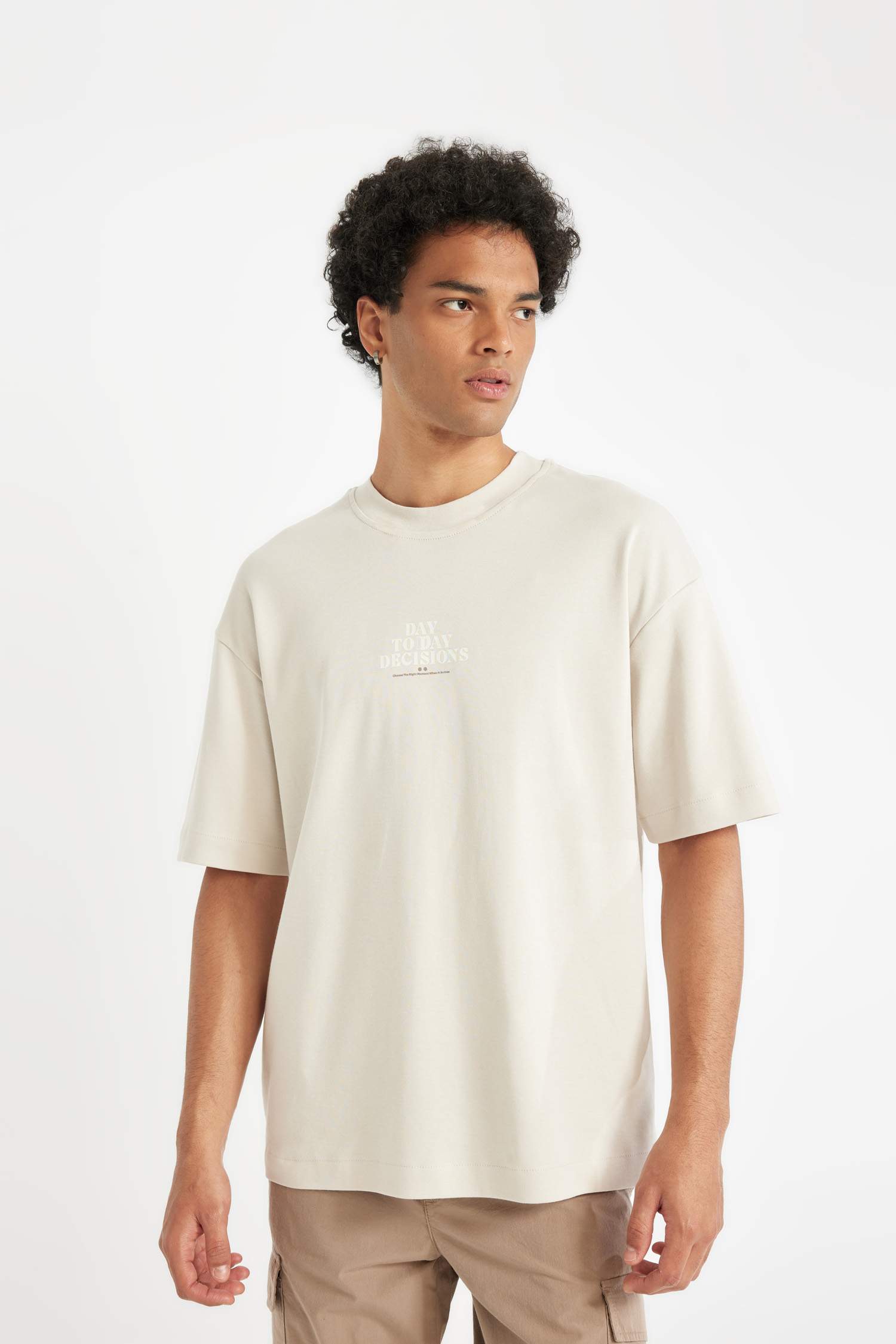 дөңгелек жаға слоган Қысқа жеңді футболка