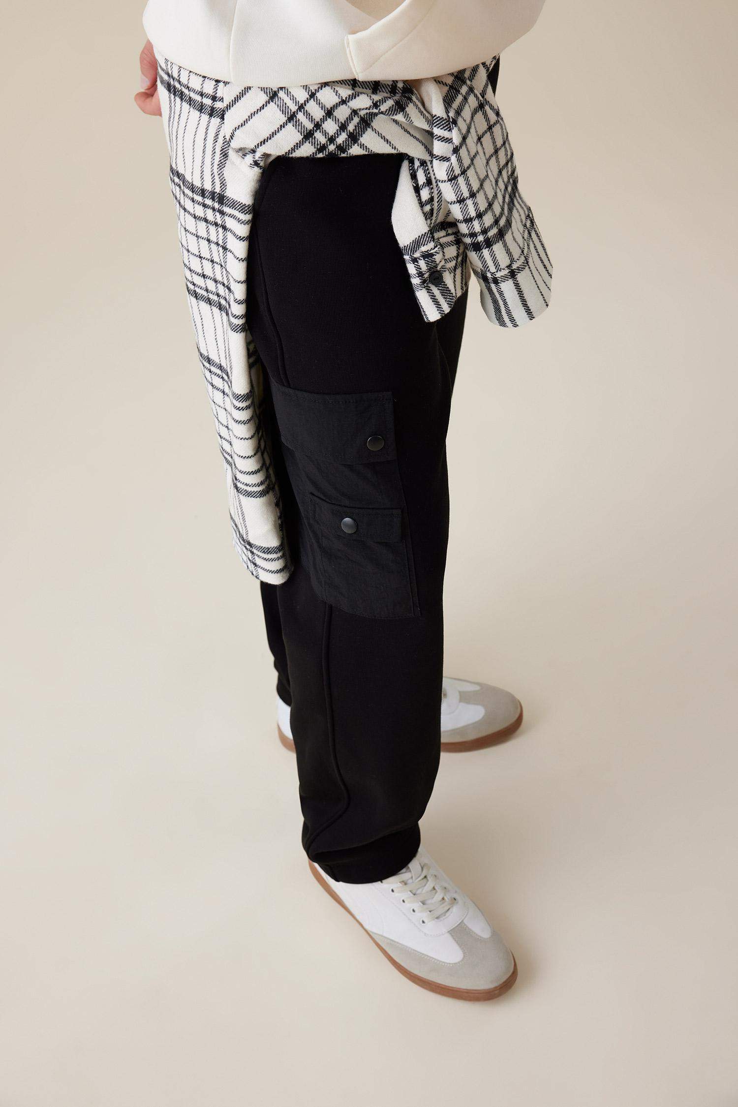 Siyah Relax Fit Eşofman Altı Kargo Cepli Düz Paça