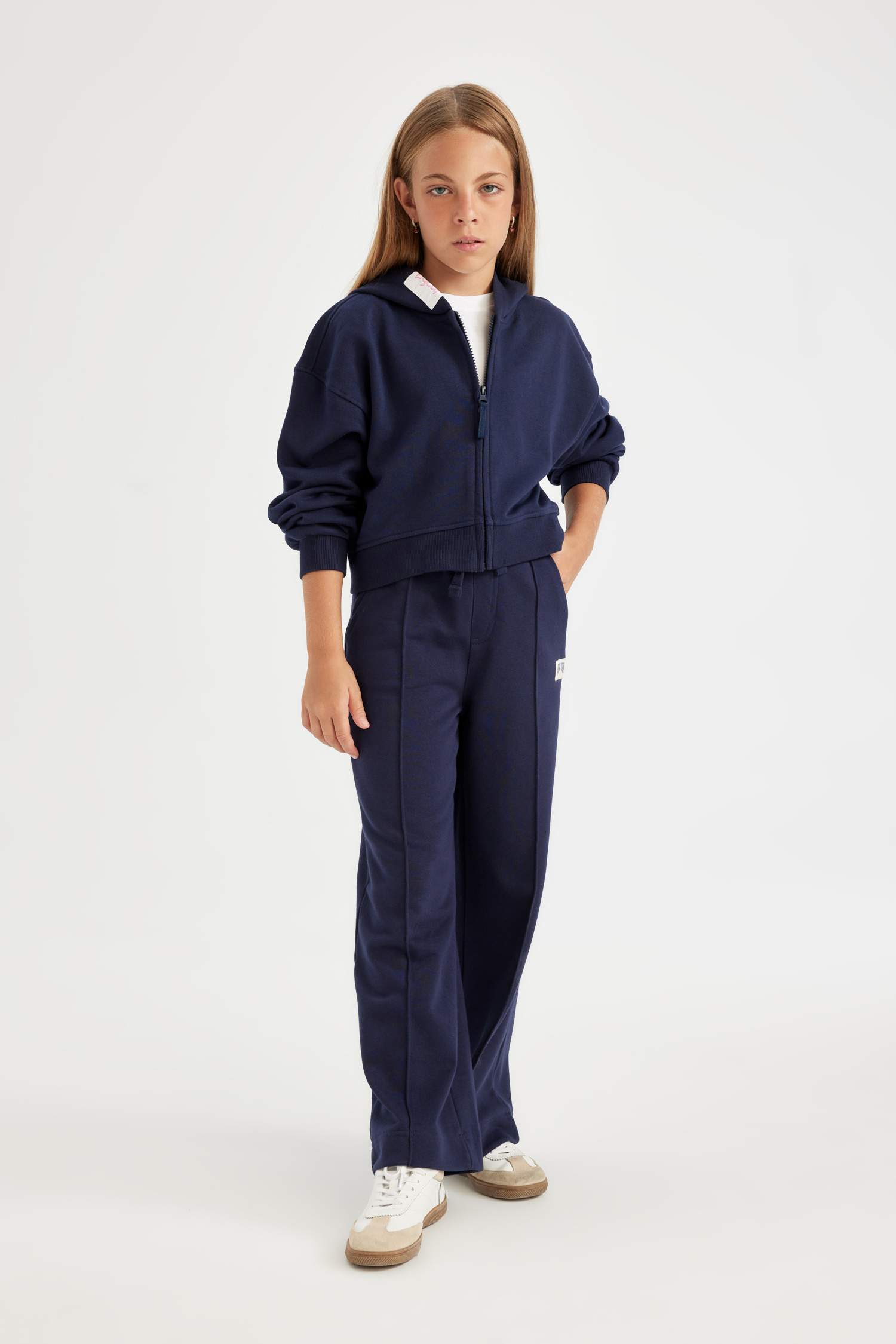 سويت بانتس بناتي كحلي للمدرسه وايد ليج برجل واسع