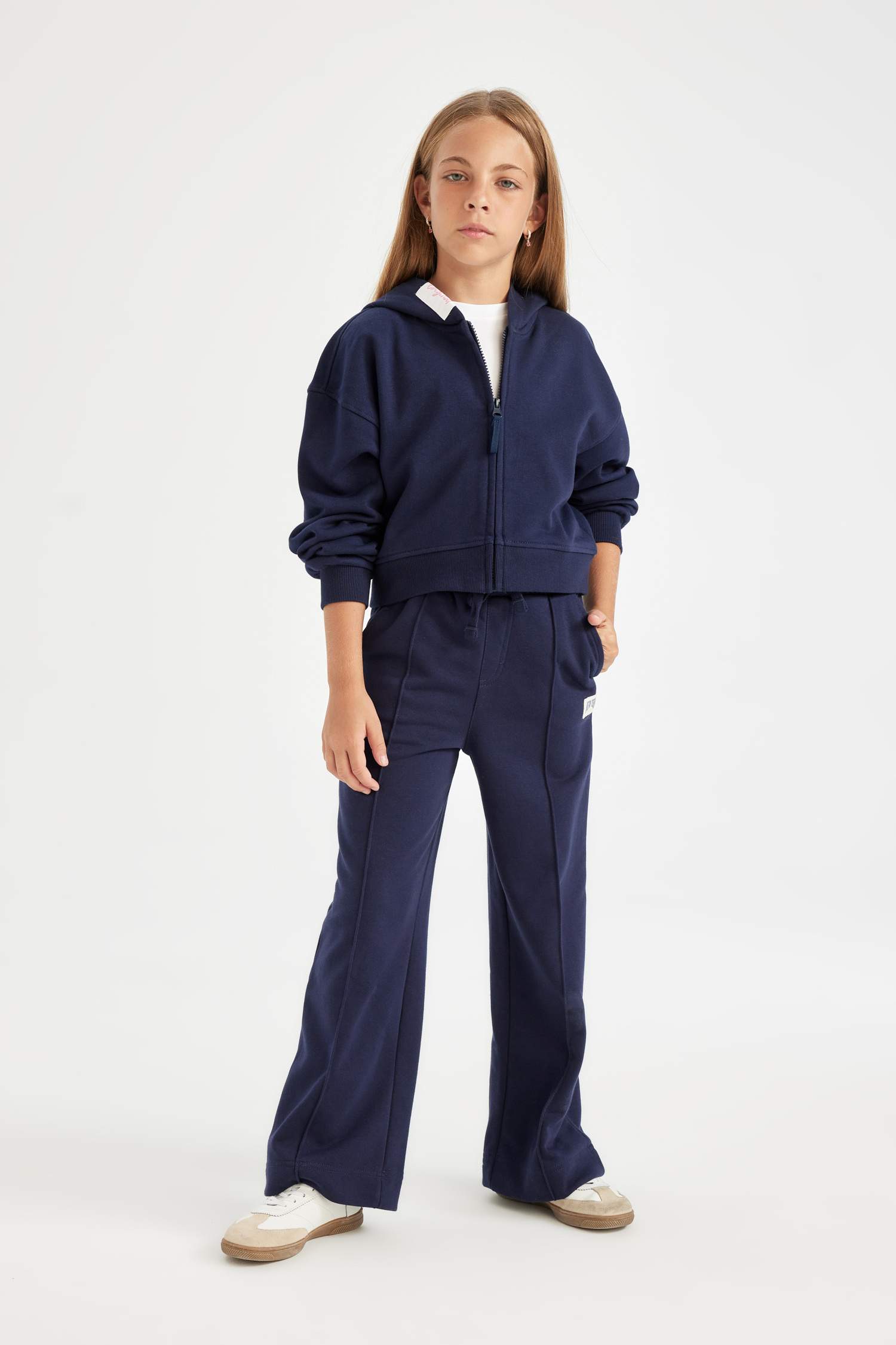 سويت بانتس بناتي كحلي للمدرسه وايد ليج برجل واسع