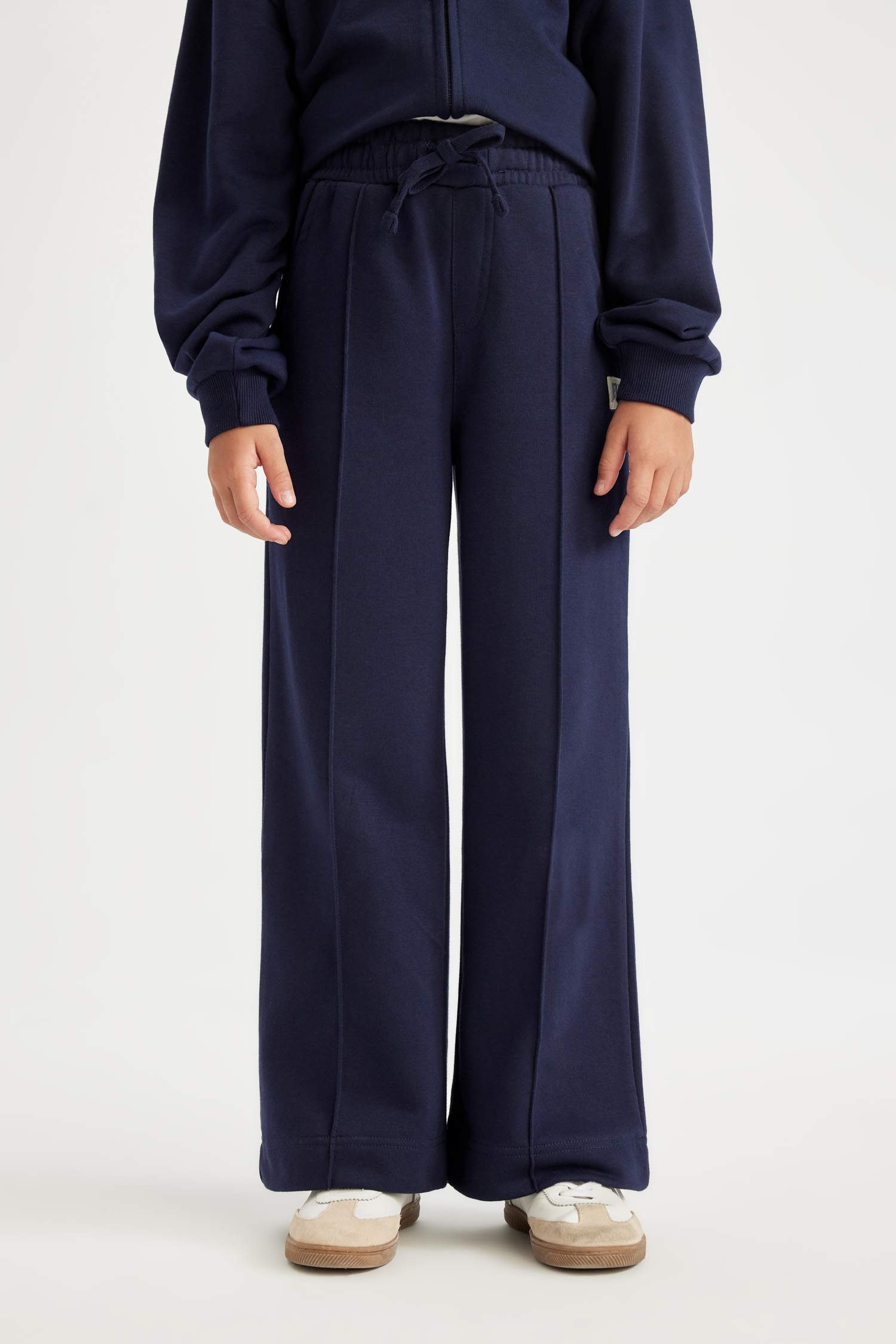 سويت بانتس بناتي كحلي للمدرسه وايد ليج برجل واسع