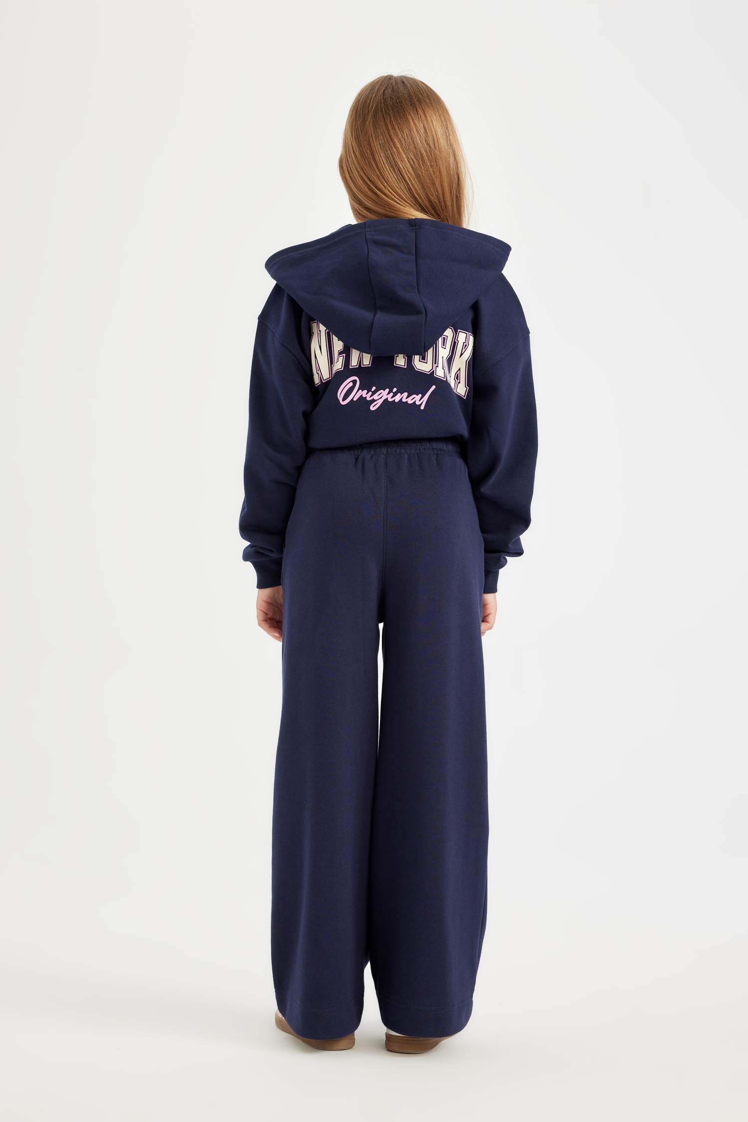 سويت بانتس بناتي كحلي للمدرسه وايد ليج برجل واسع