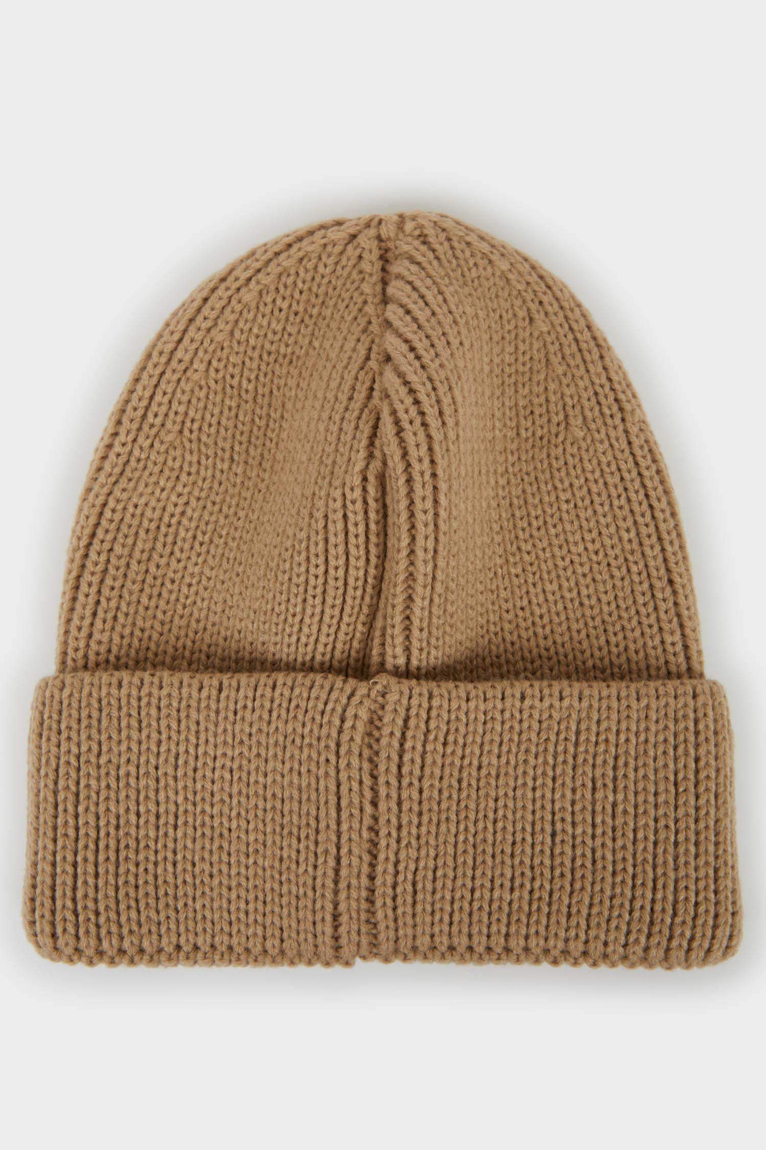 Erkek Dokuma Etiketli Bere