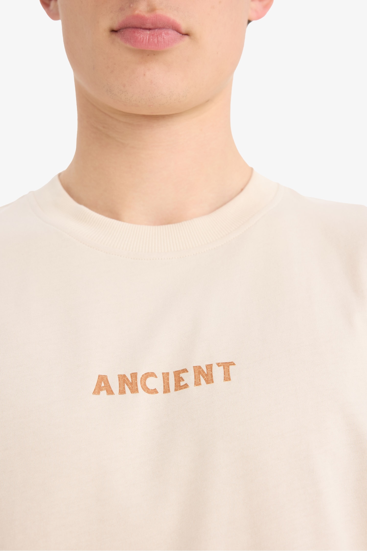 تيشيرت اوفر سايز بطبعة من الخلف برقبة مستديرة