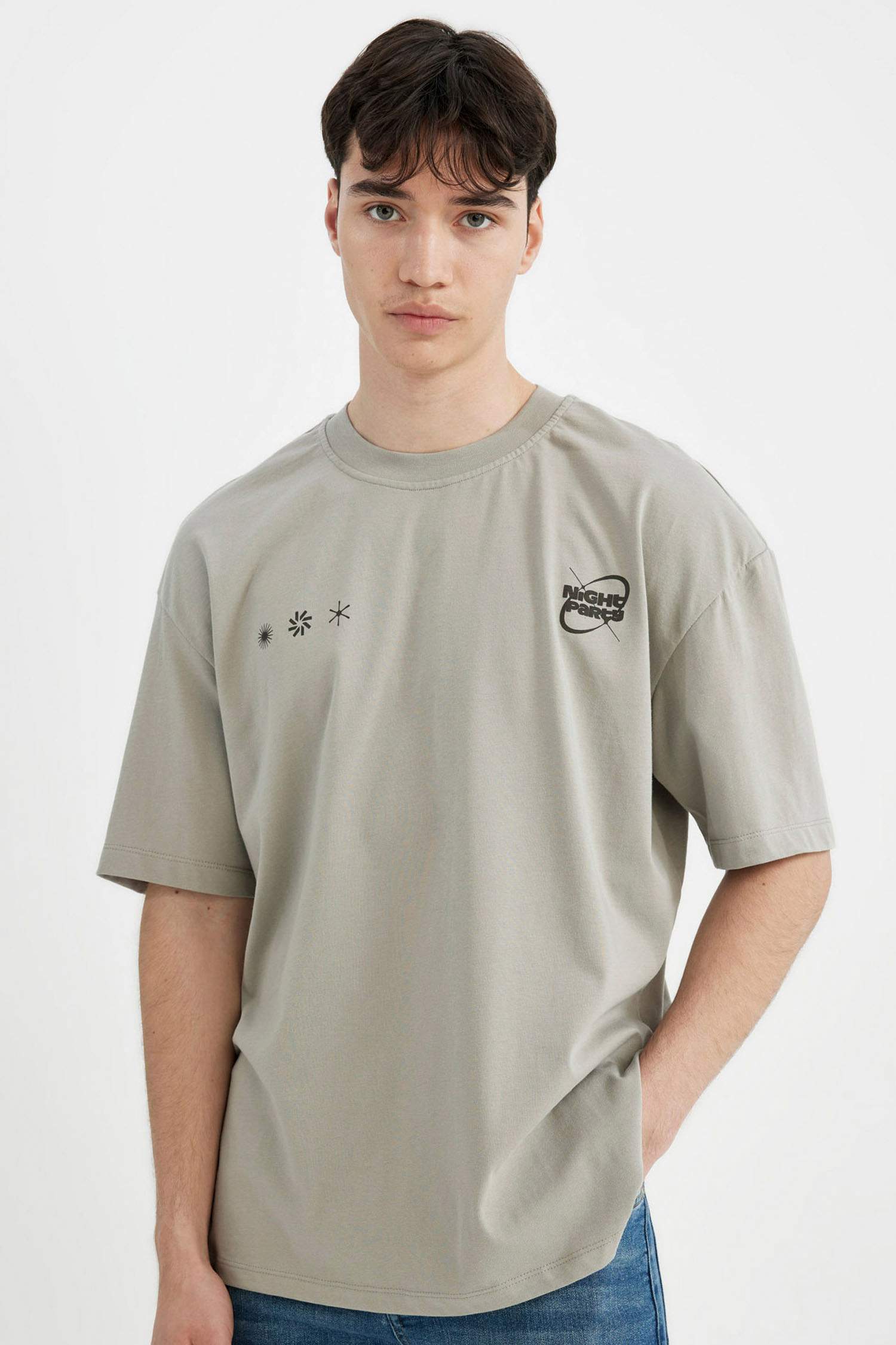 Oversize Fit Crew Neck Short Sleeve T-Shirt