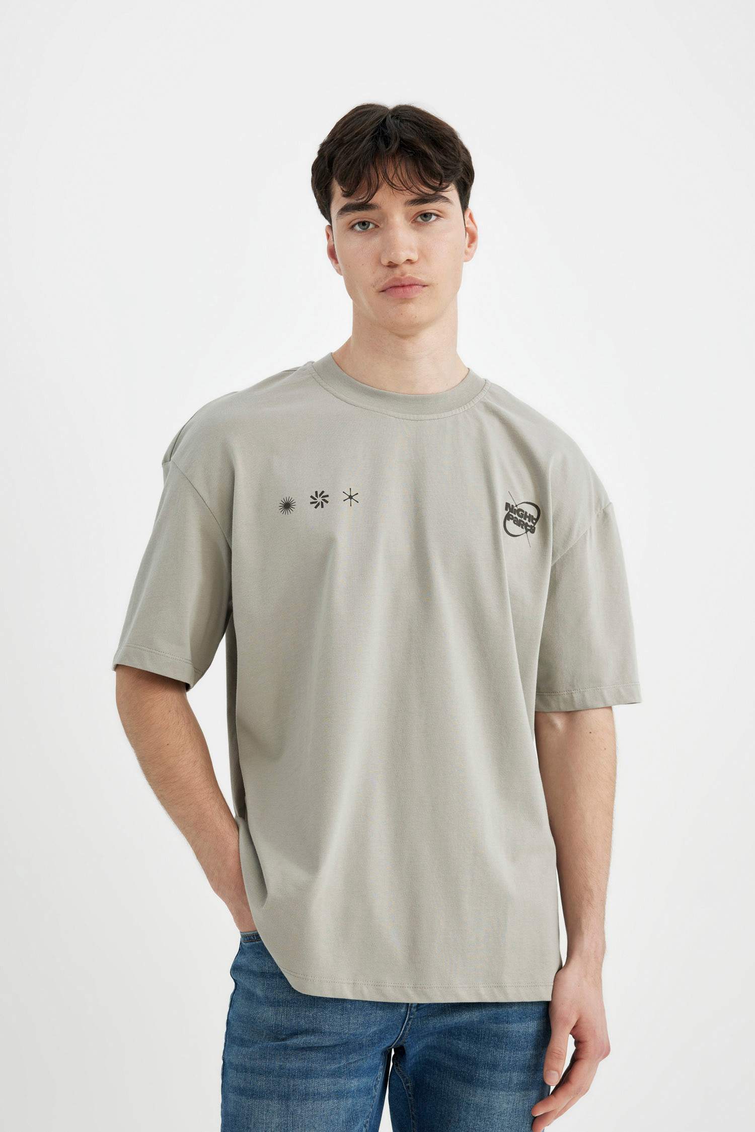 Oversize Fit Crew Neck Short Sleeve T-Shirt