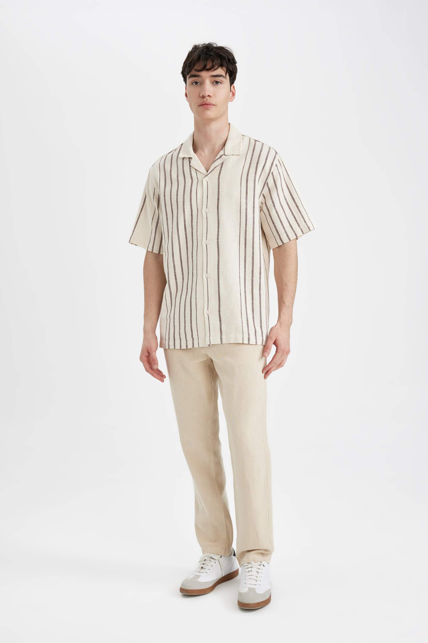 Chemise àcoupe Relax et à Manches Courtes