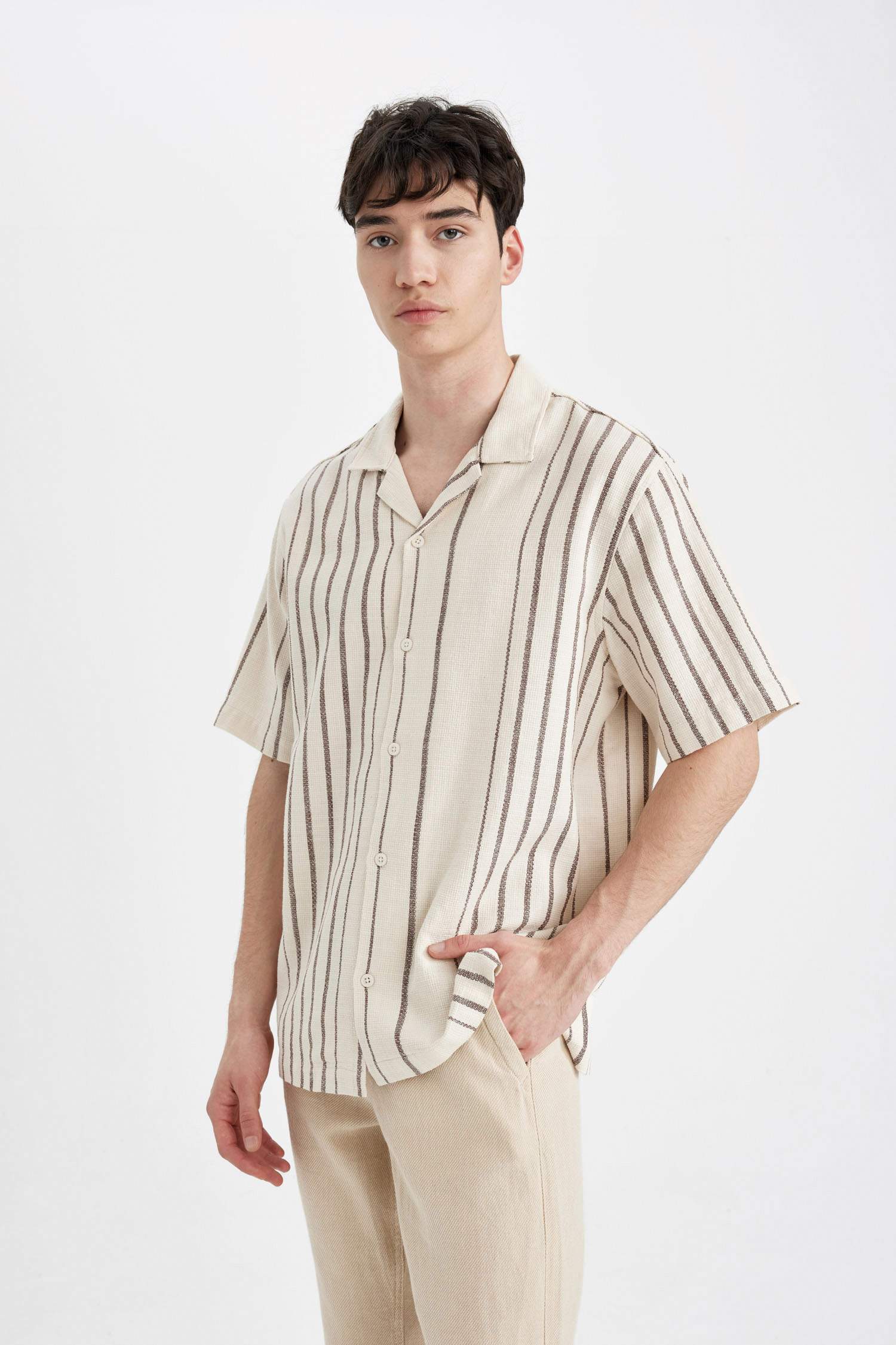 Chemise àcoupe Relax et à Manches Courtes