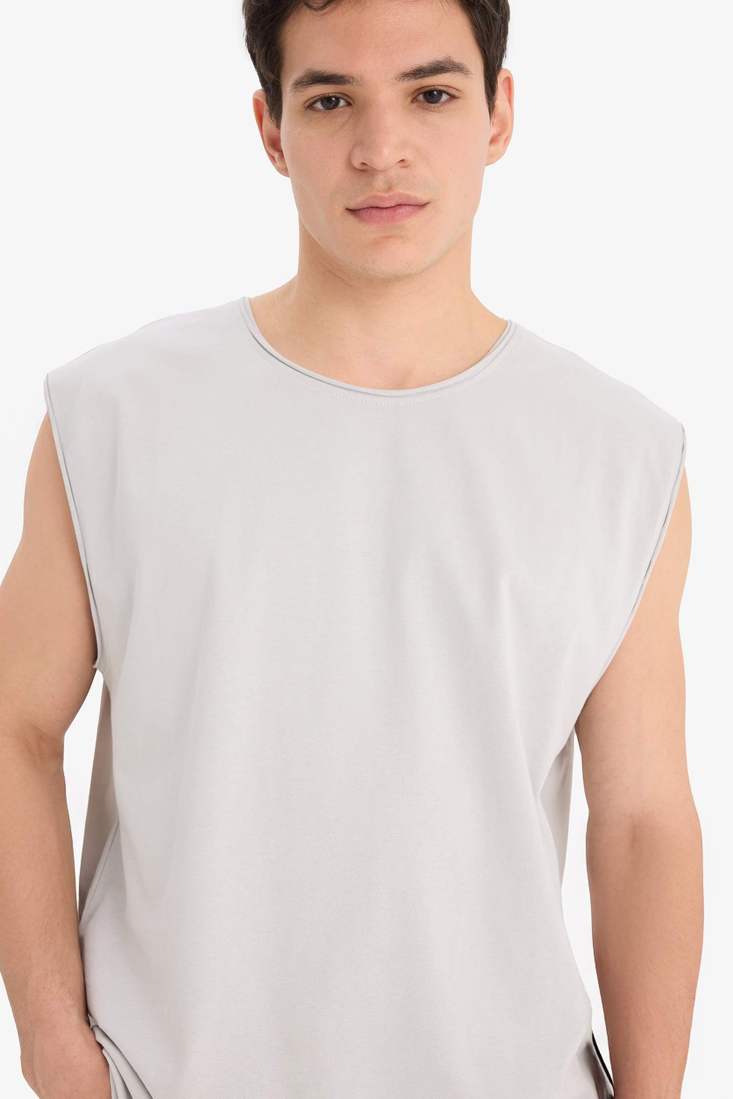 Boxy Fit с круглым вырезом, базовая прямая майка