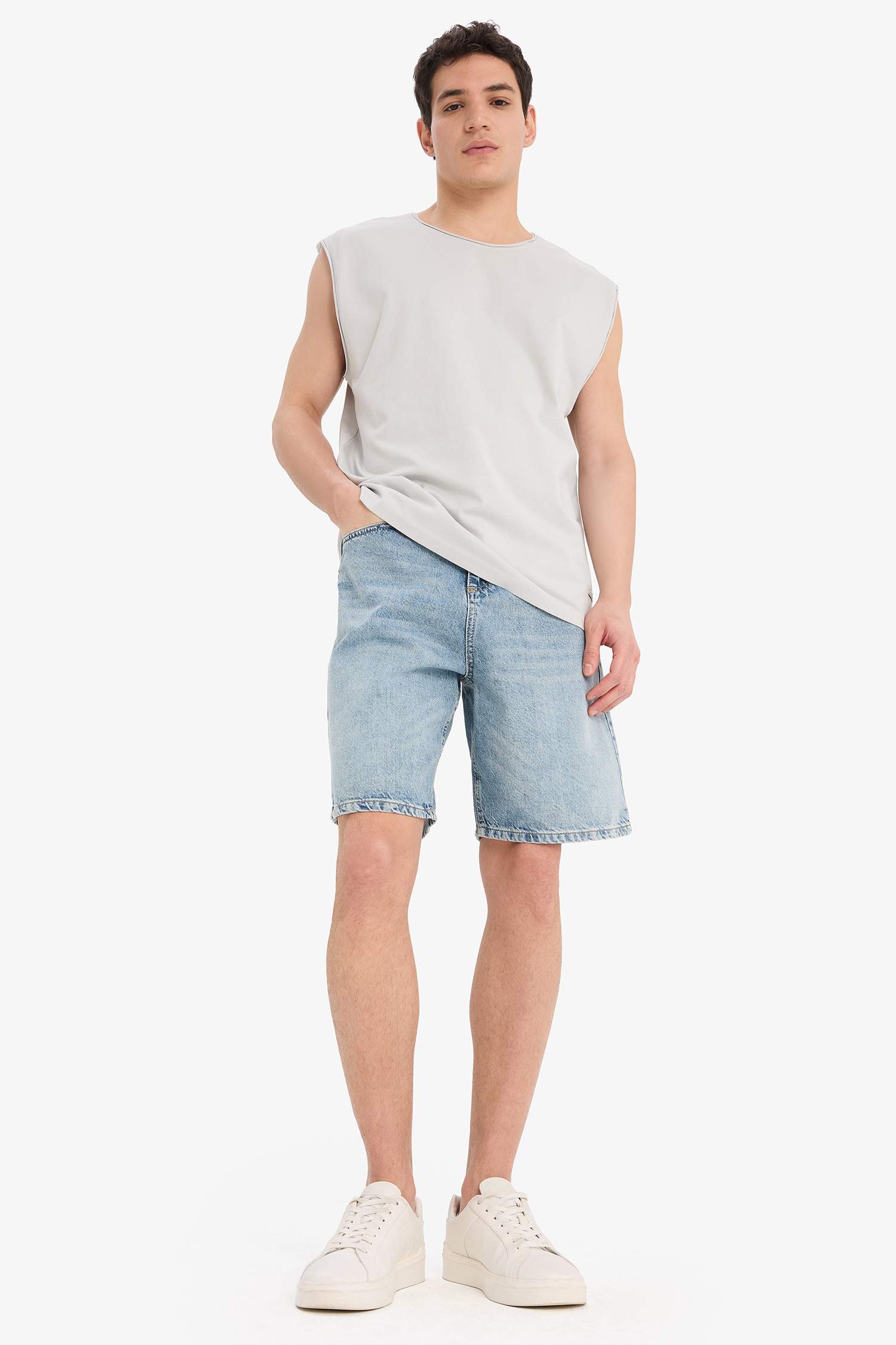 Boxy Fit с круглым вырезом, базовая прямая майка