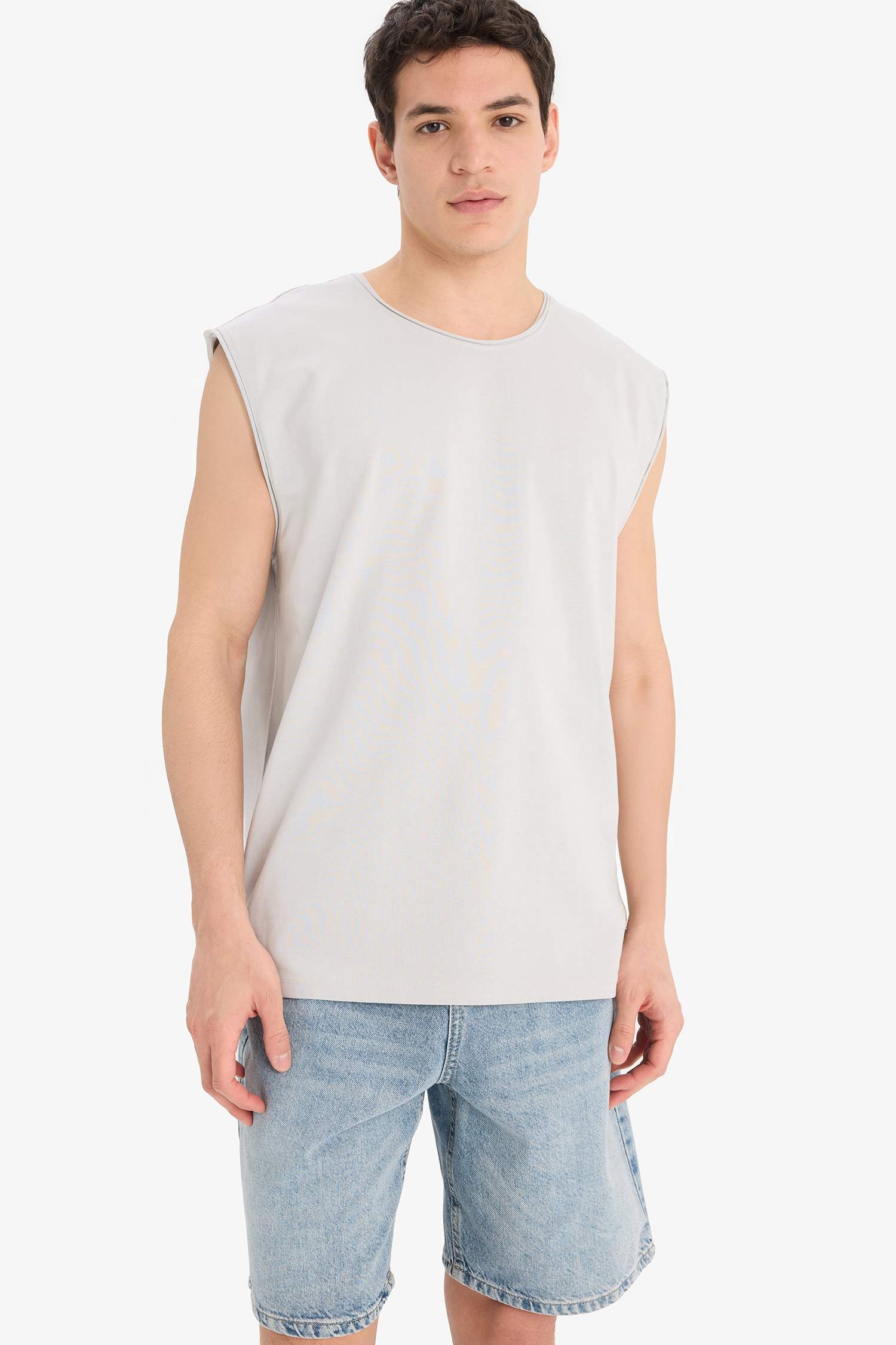 Boxy Fit с круглым вырезом, базовая прямая майка