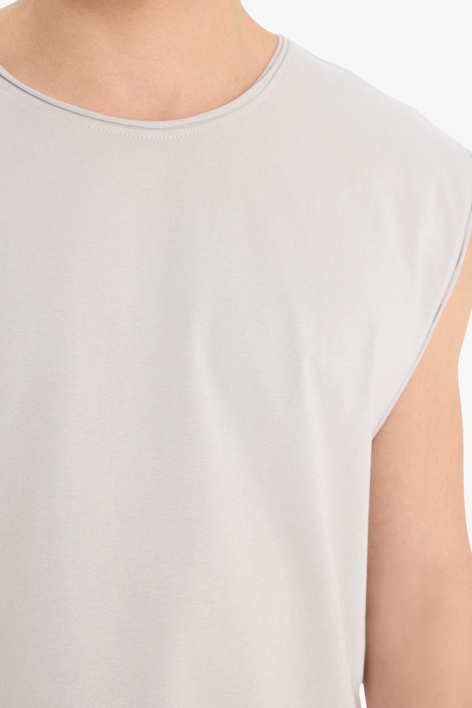 Boxy Fit с круглым вырезом, базовая прямая майка