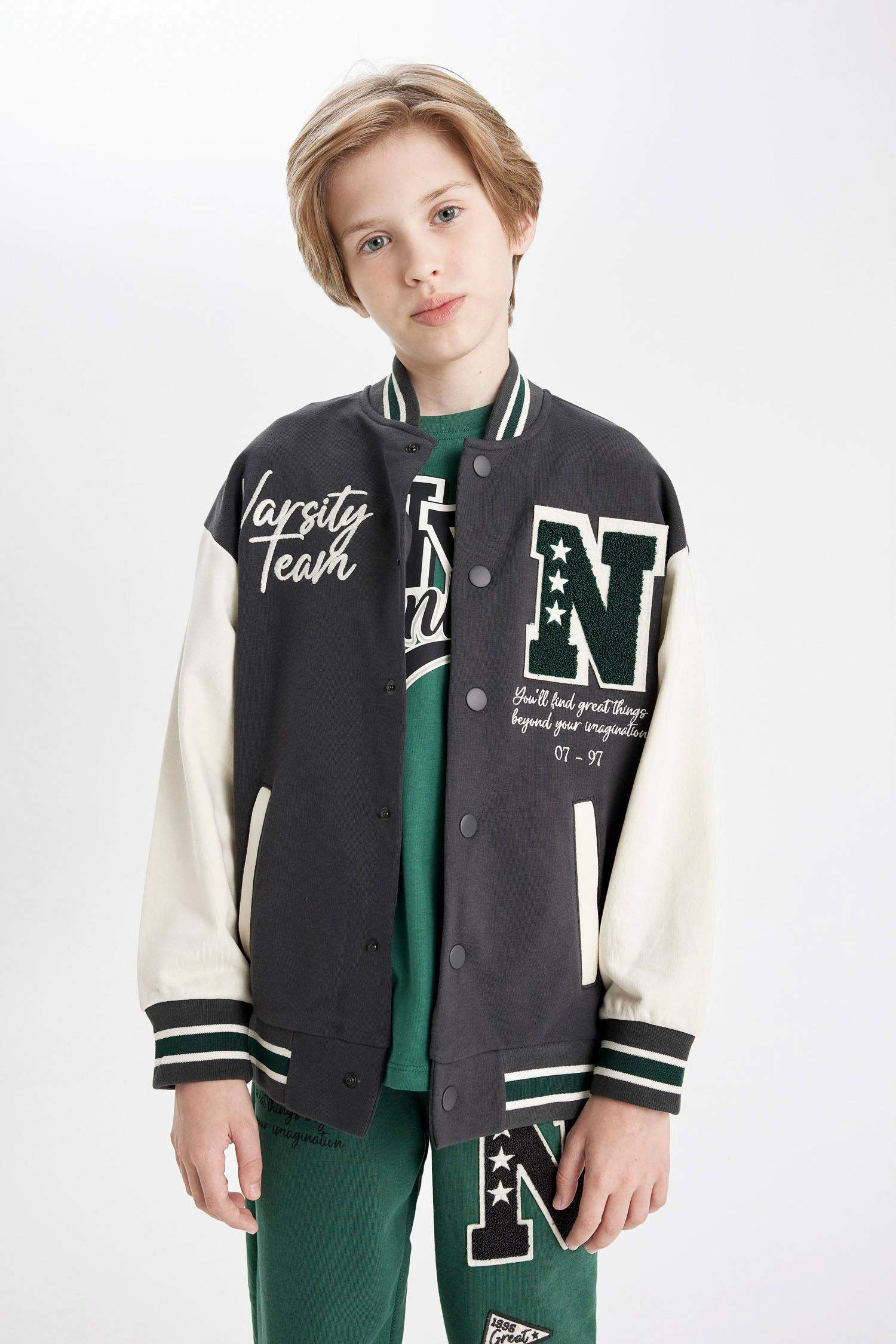 جاكيت بومبر ولادي قصة عادية بياخة مستديرة