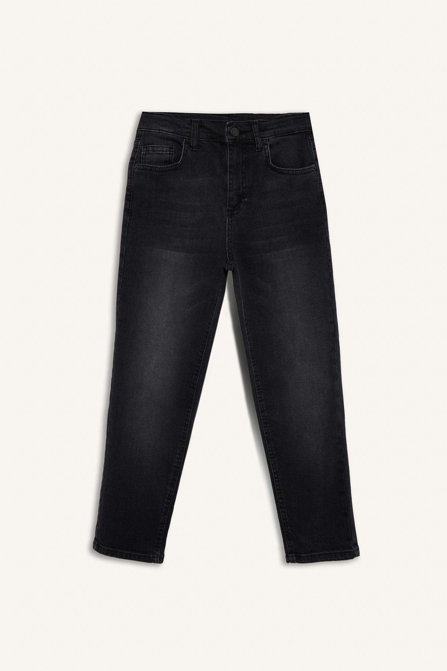 Boy Straight Fit Jeans