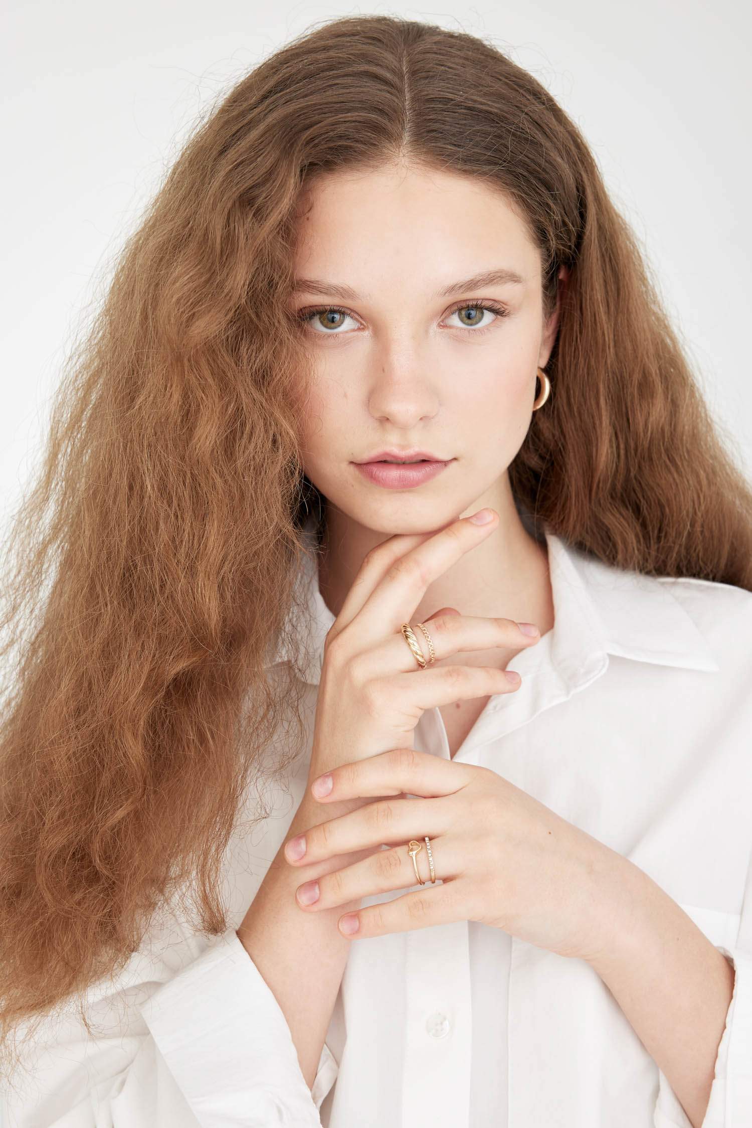 Woman 9 Piece Gold Rings