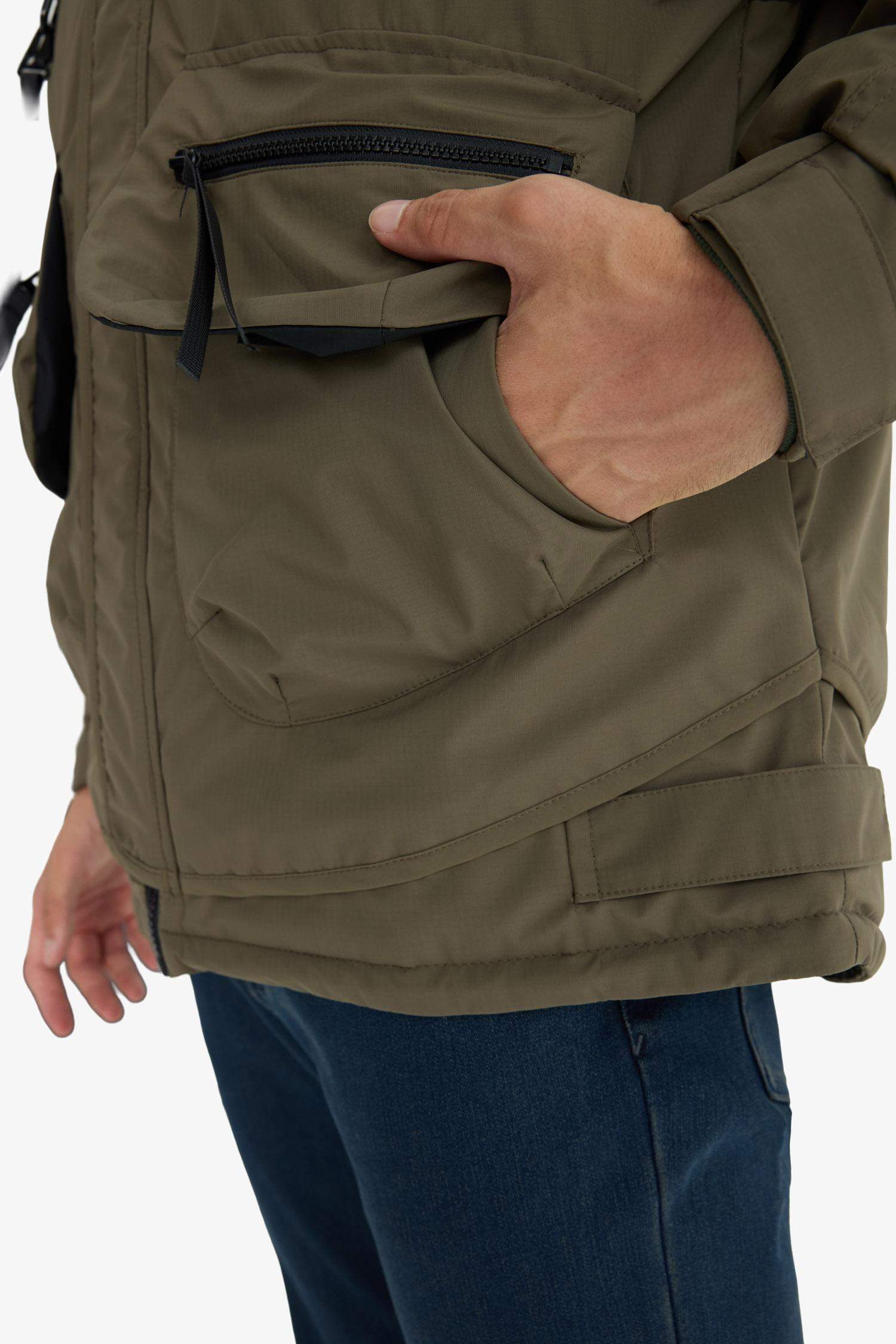 Regular Fit Baskı Detaylı Kapüşonlu Fermuarlı Cepli Mont