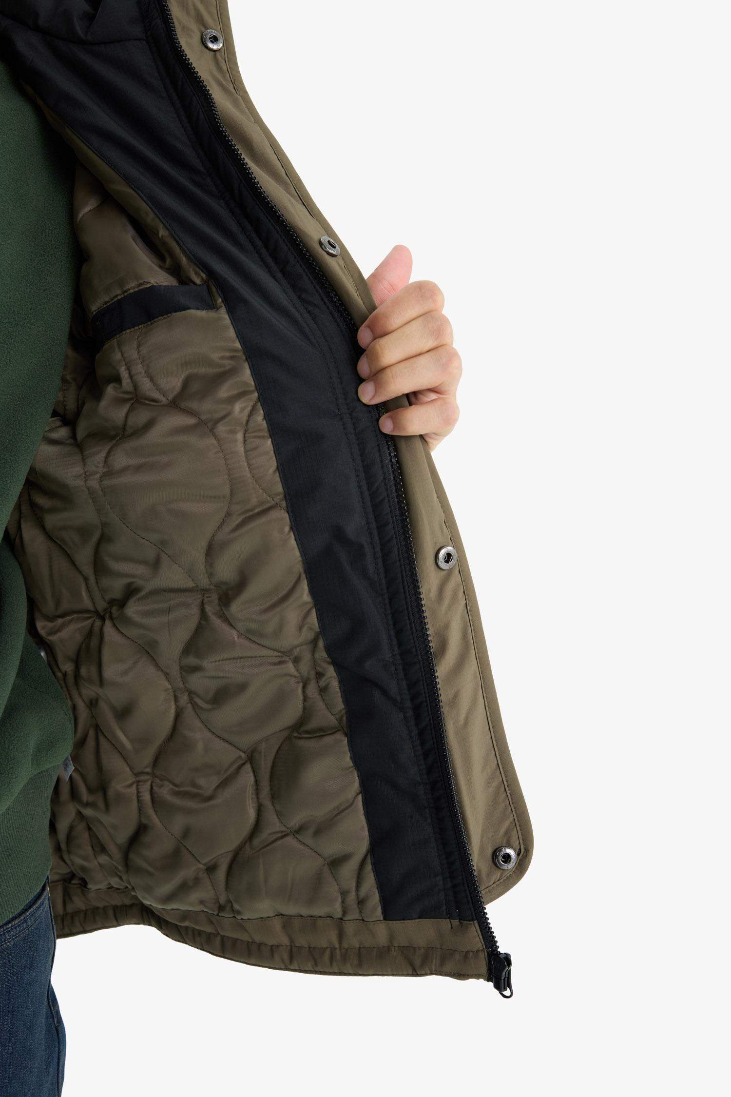 Regular Fit Baskı Detaylı Kapüşonlu Fermuarlı Cepli Mont