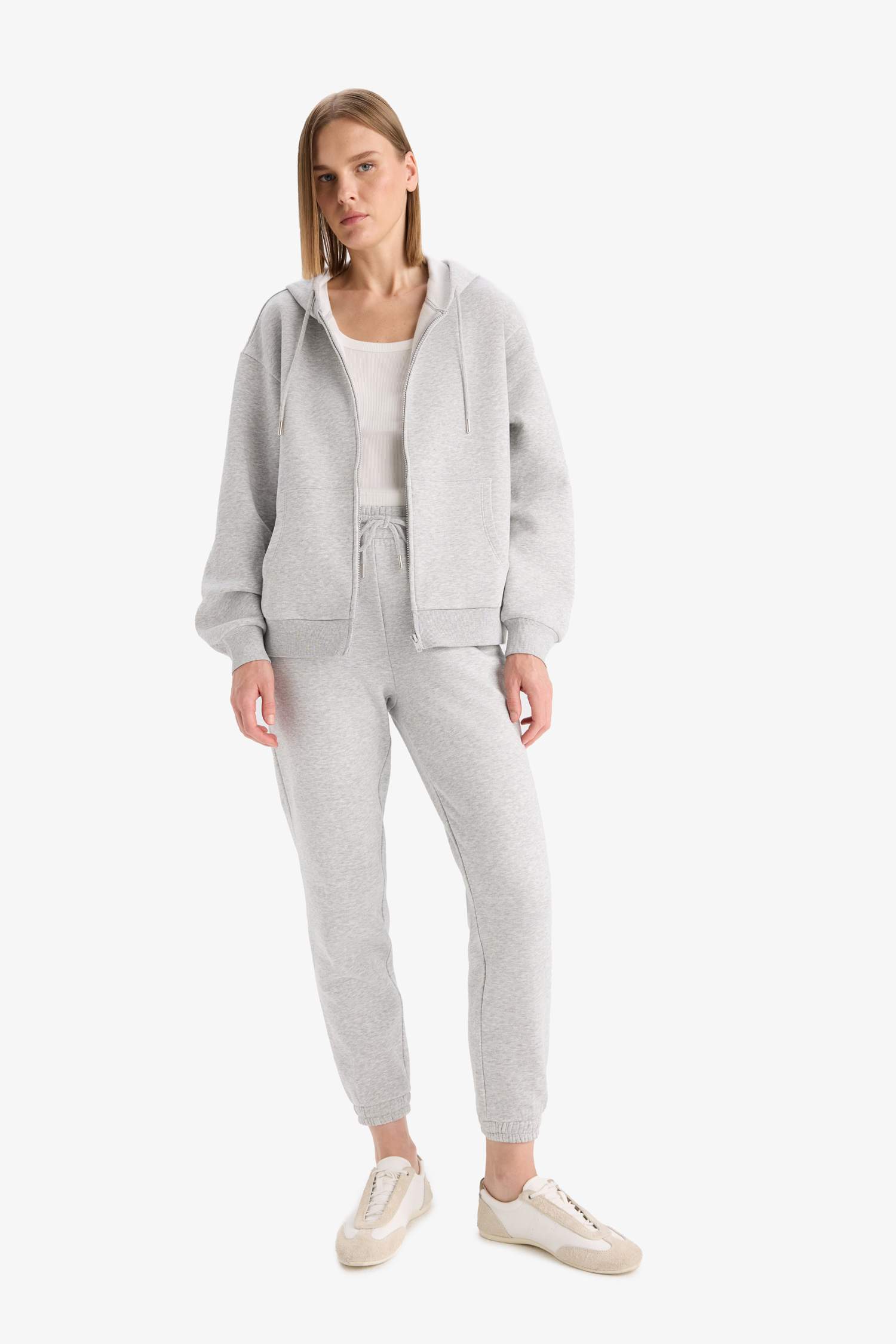 جاكيت رياضي سادة بيزك ثقيل قصة مريحة بغطاء للرأس