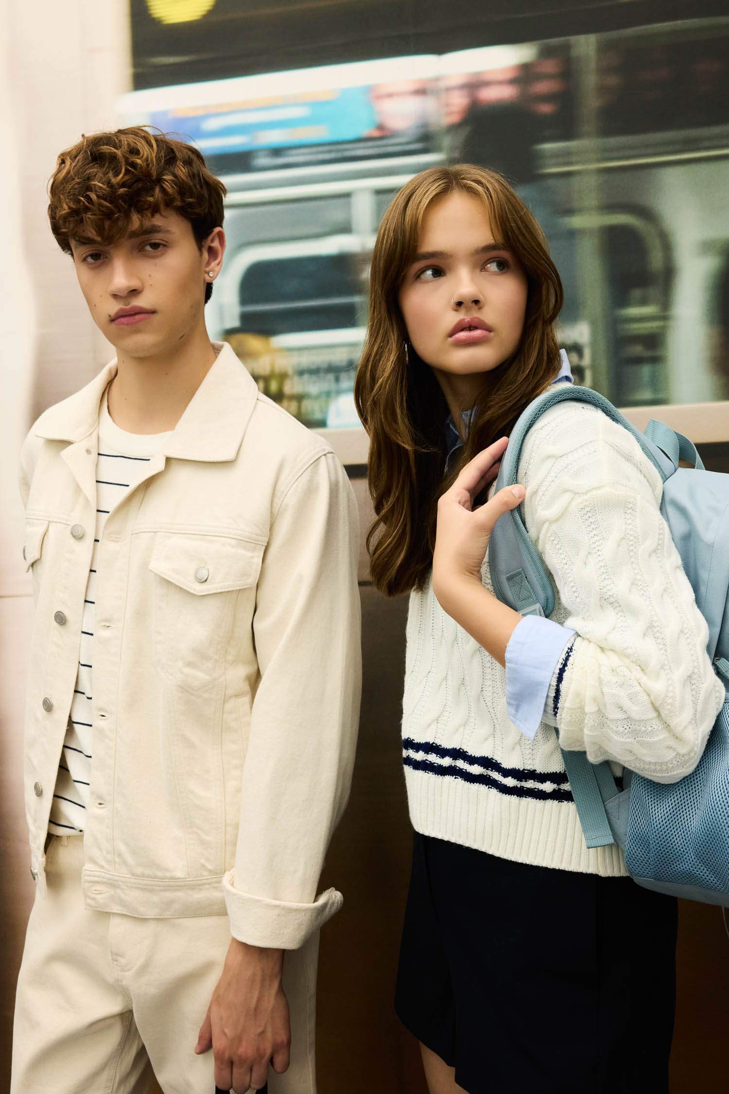 Coool Regular Fit V Yaka Saç Örgülü Çizgili Triko Kazak