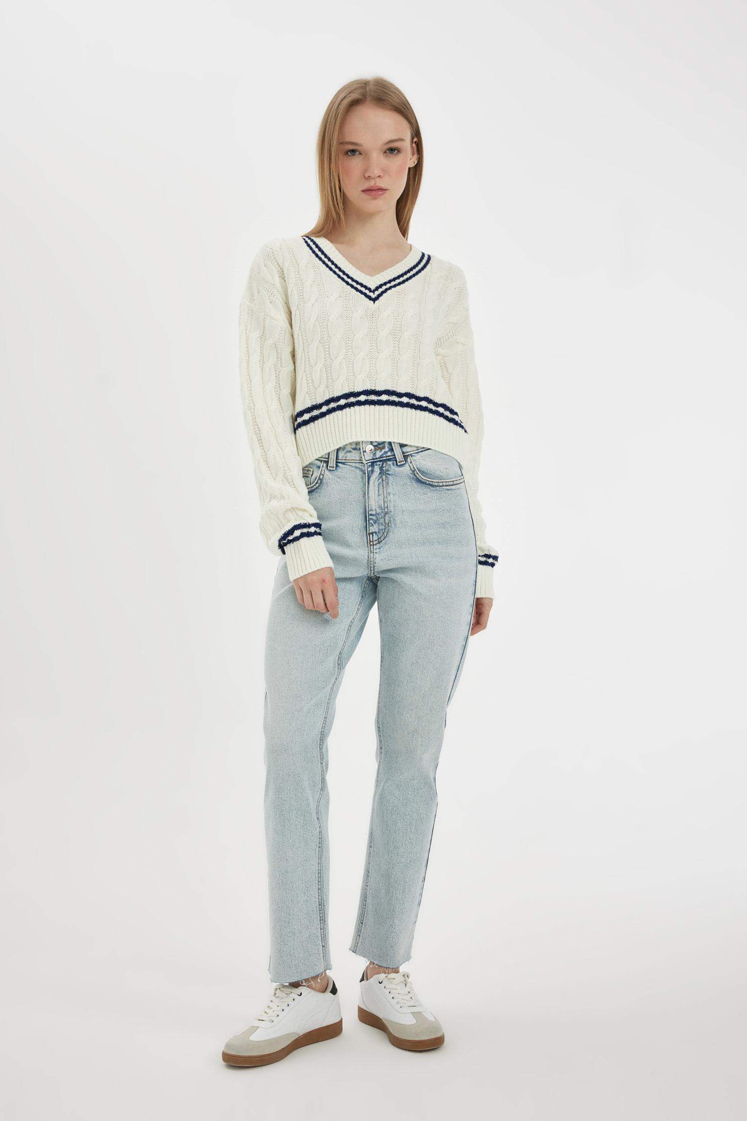 Coool Regular Fit V Yaka Saç Örgülü Çizgili Triko Kazak