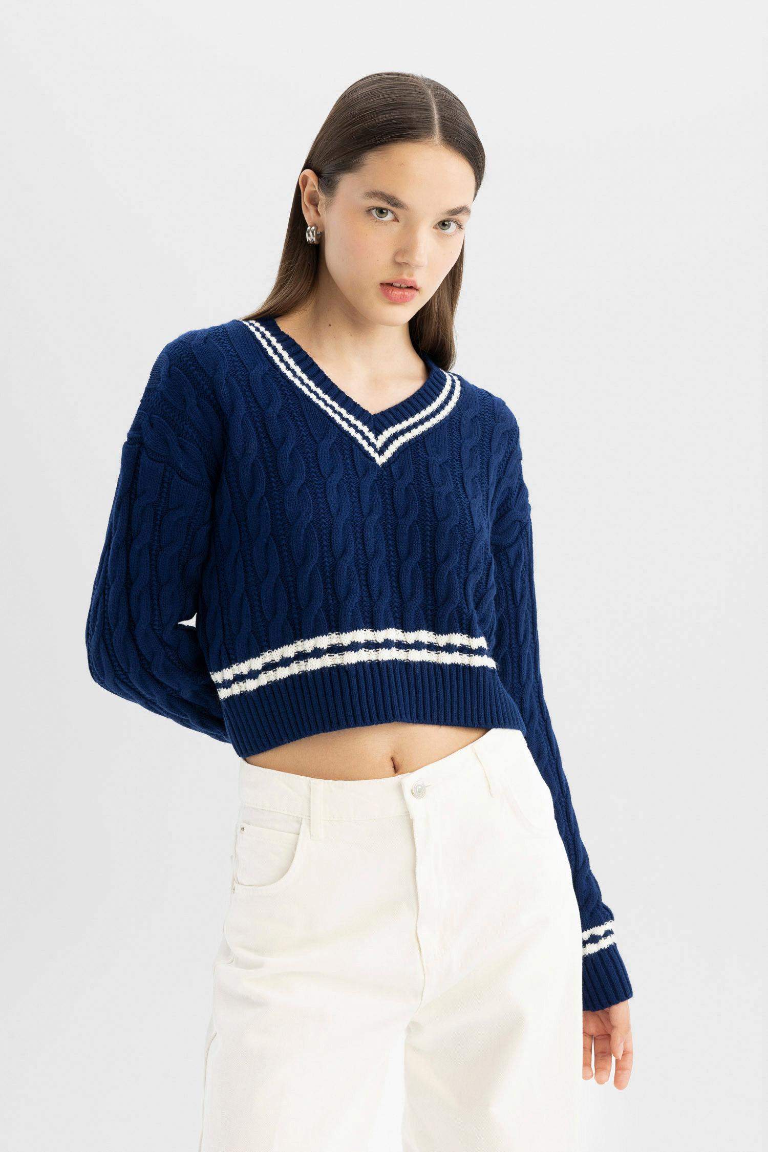 Regular Fit V Yaka Saç Örgülü Çizgi Triko Kazak