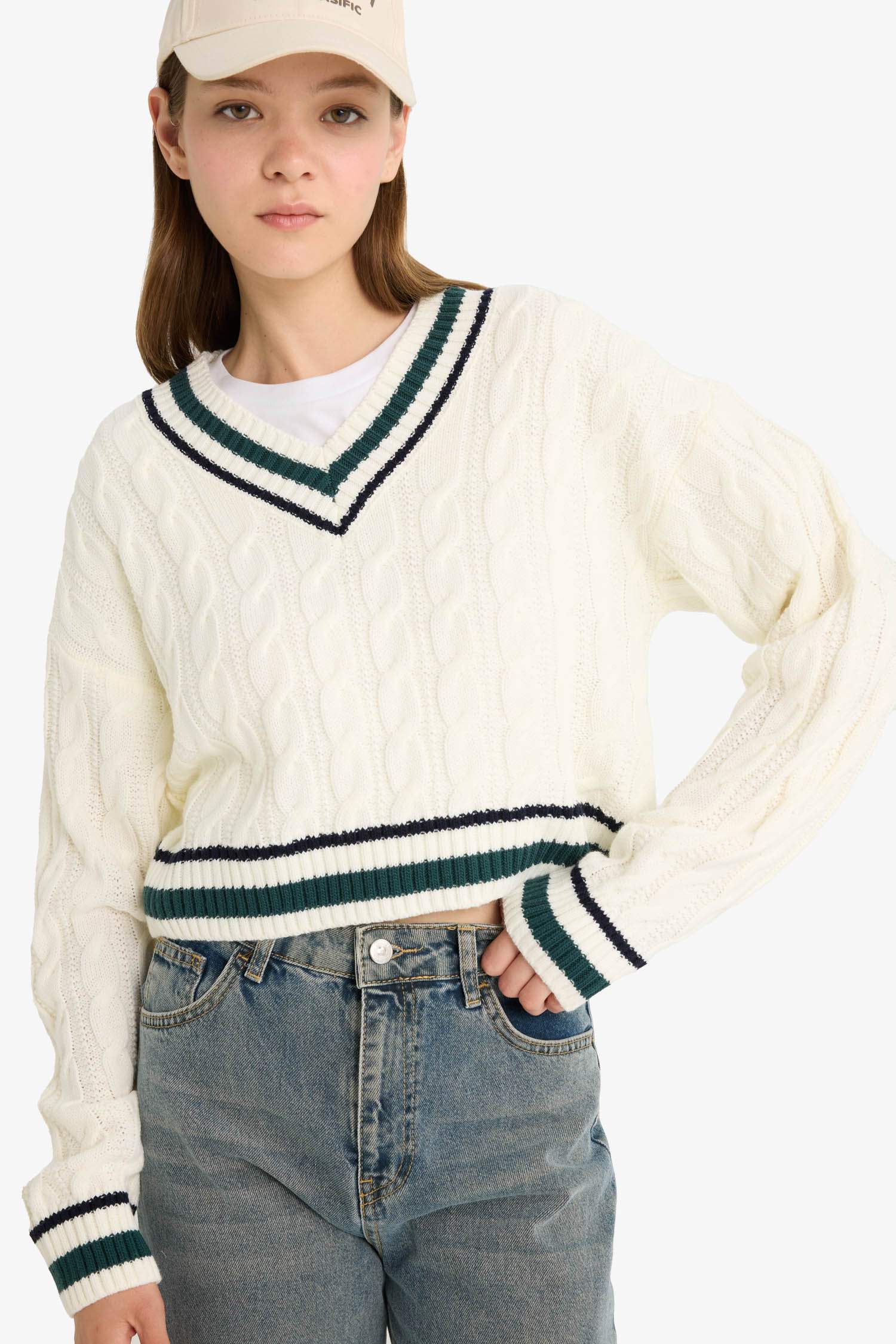 بلوز تريكو قصة عادية بياخة V