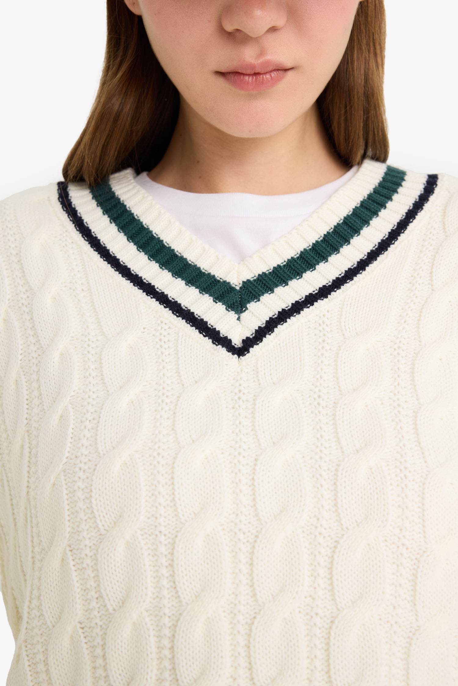 بلوز تريكو قصة عادية بياخة V