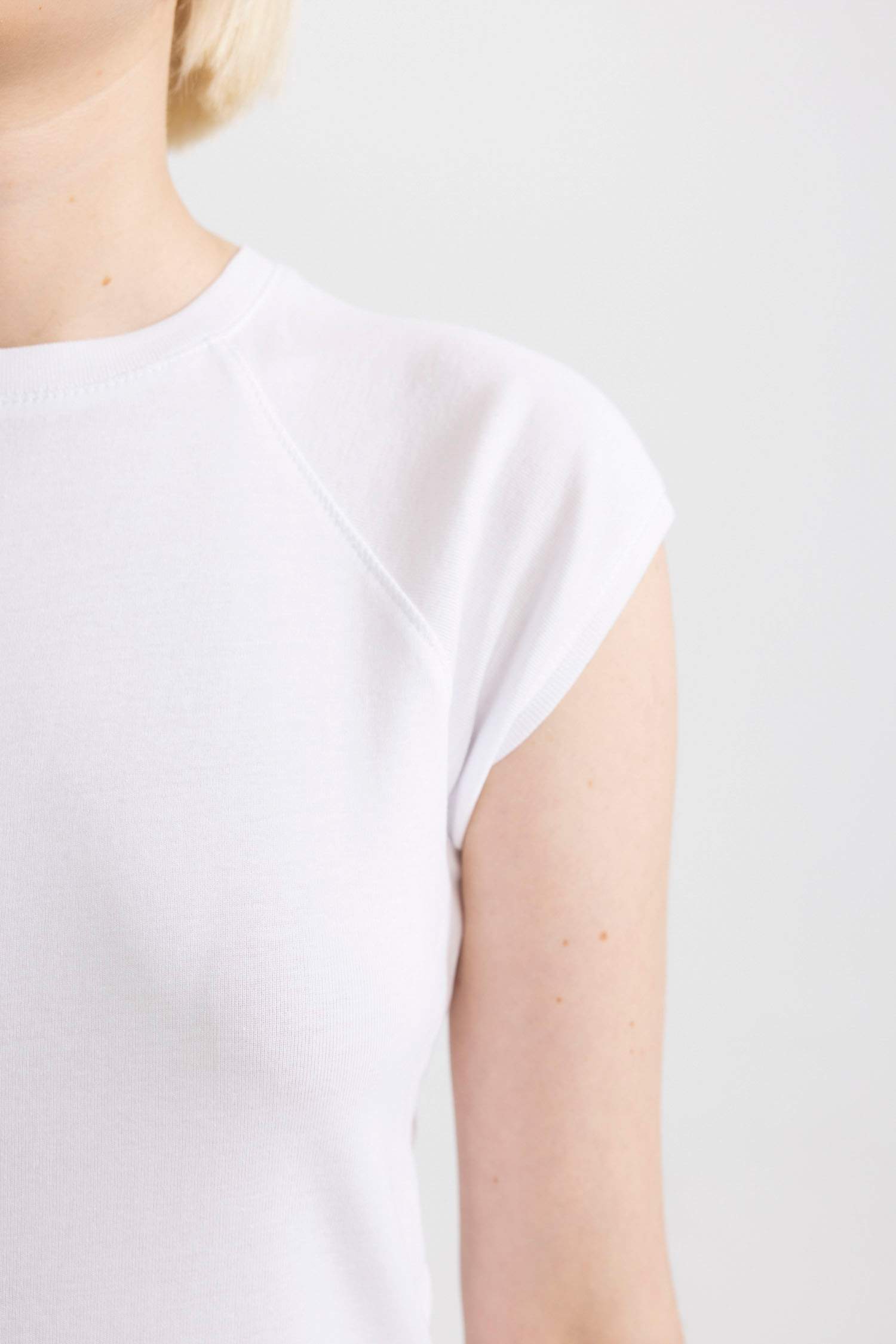 Slim Fit Crew Neck Ribana Short Sleeve T-Shirt