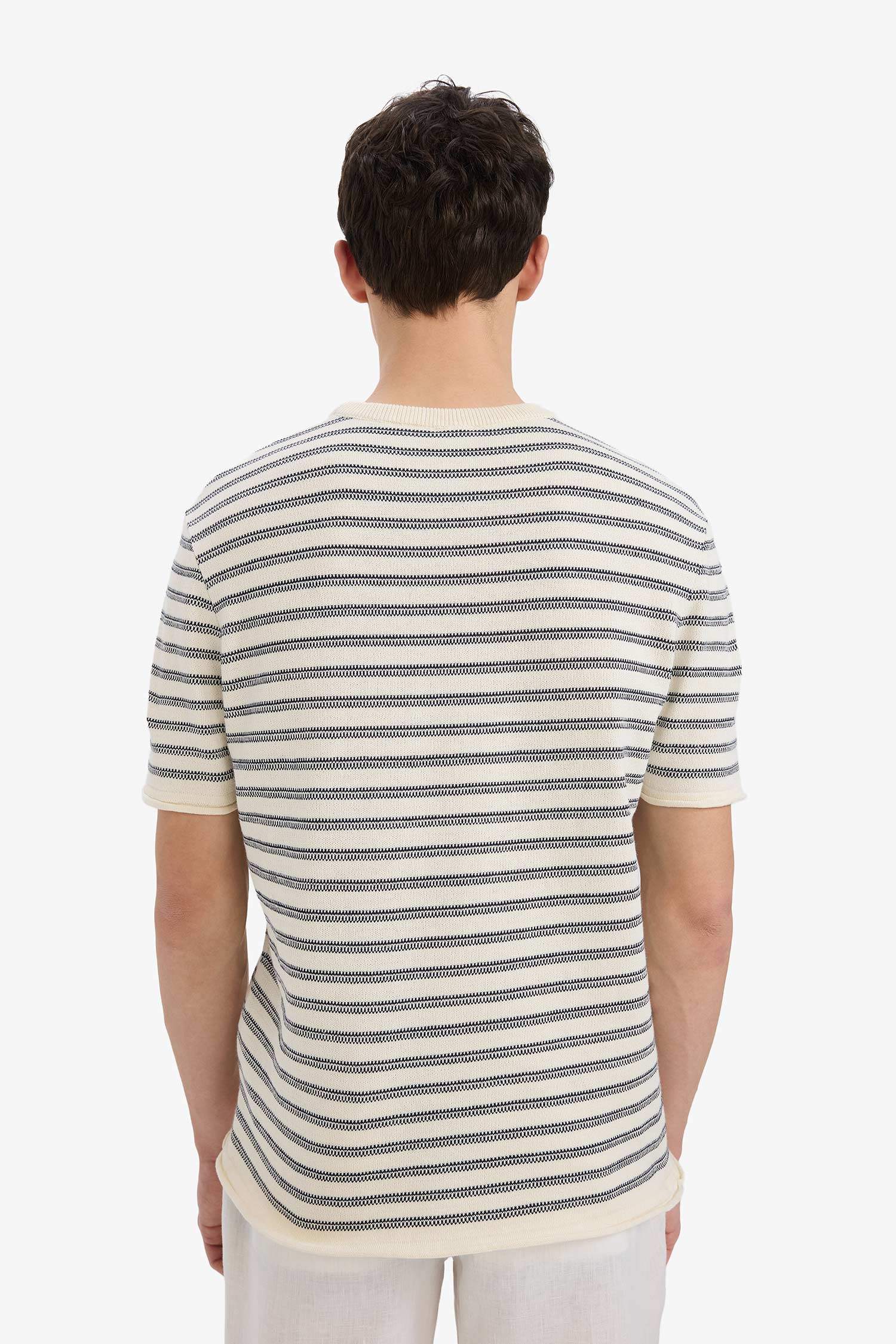 تيشيرت مخطط نص ردن قصة مريحة