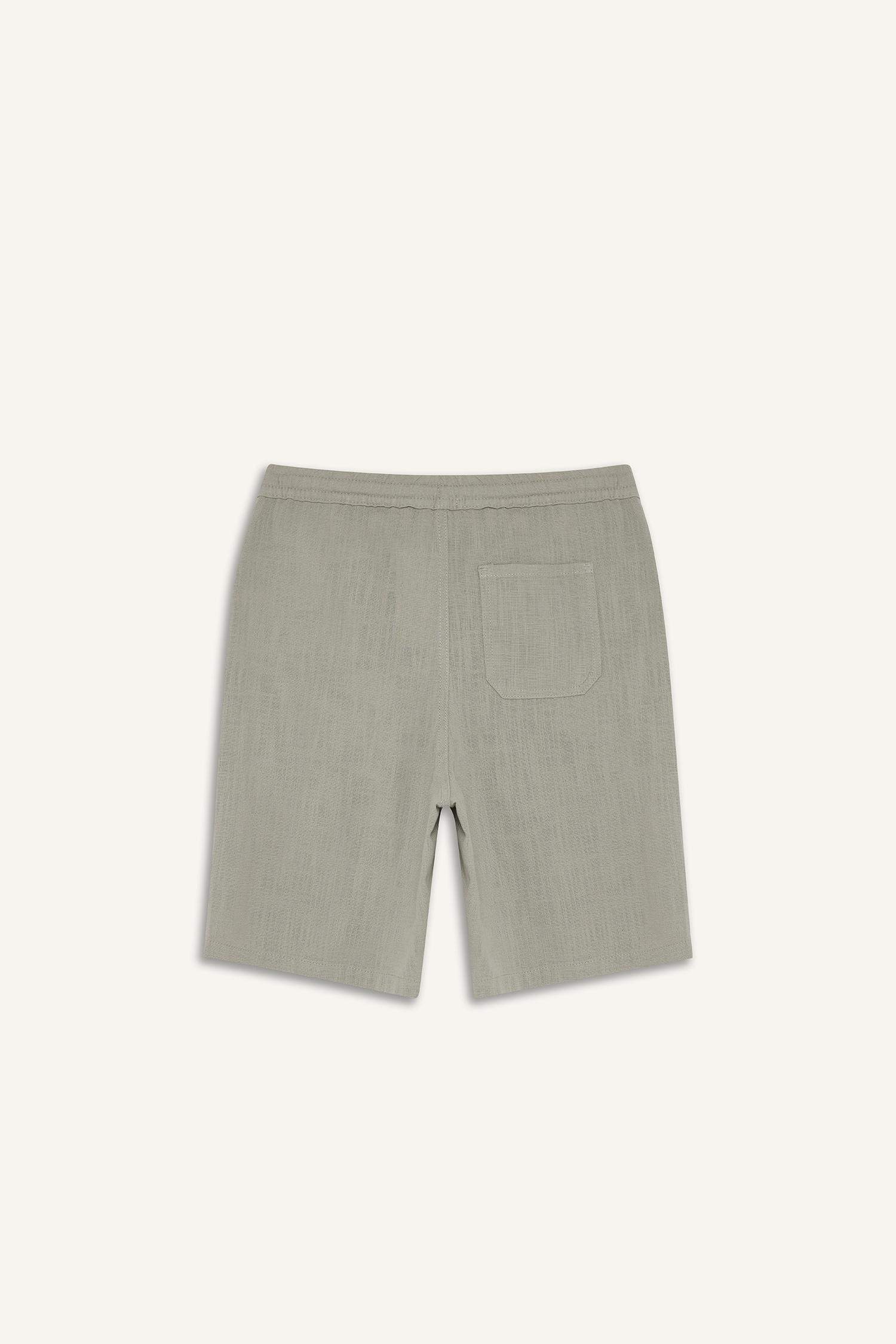 100% хлопок, расслабленный крой, шорты-бермуды с карманами, похожие на лен