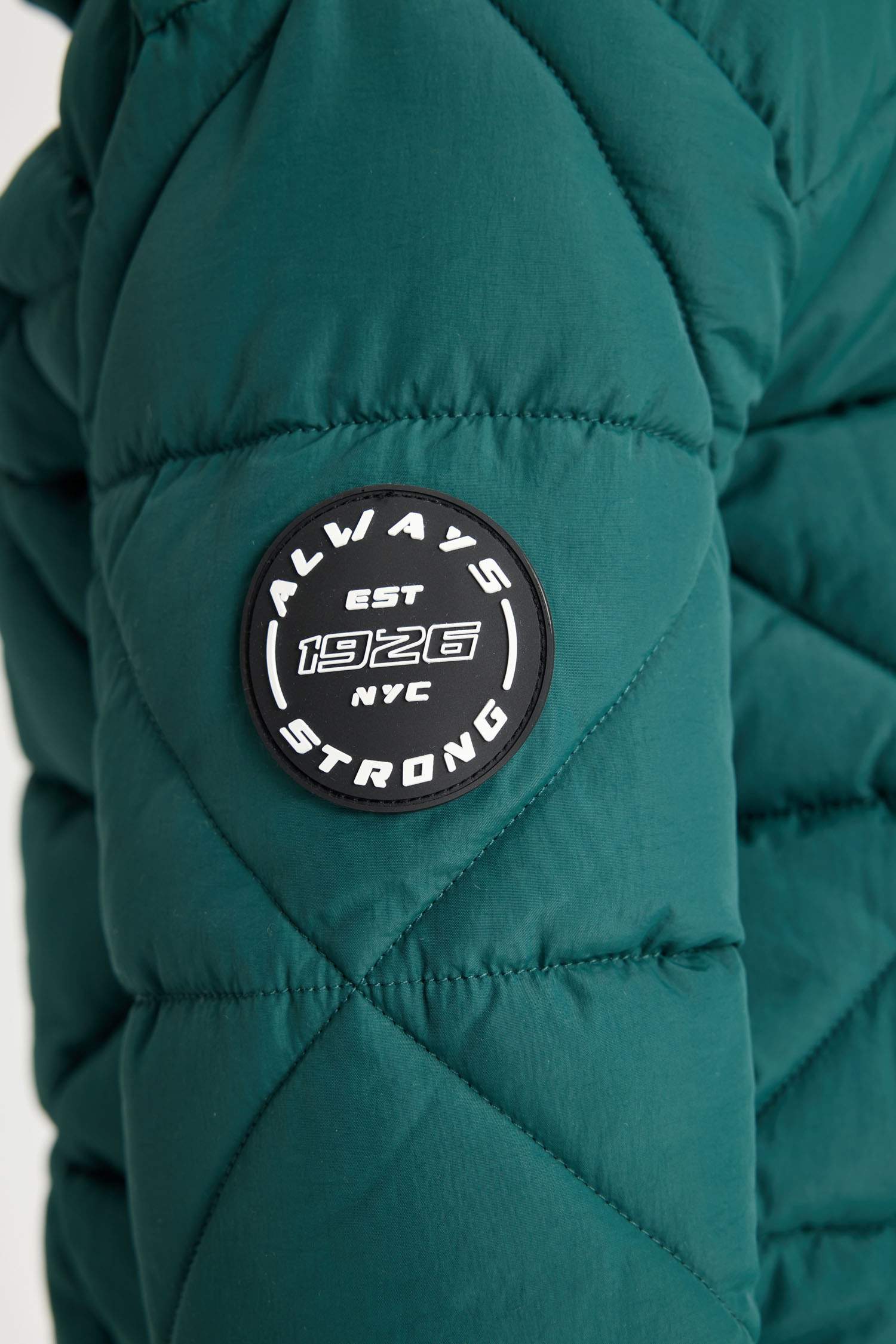 Erkek Çocuk Su Geçirmez Kapüşonlu Fermuarlı Cepli Mont