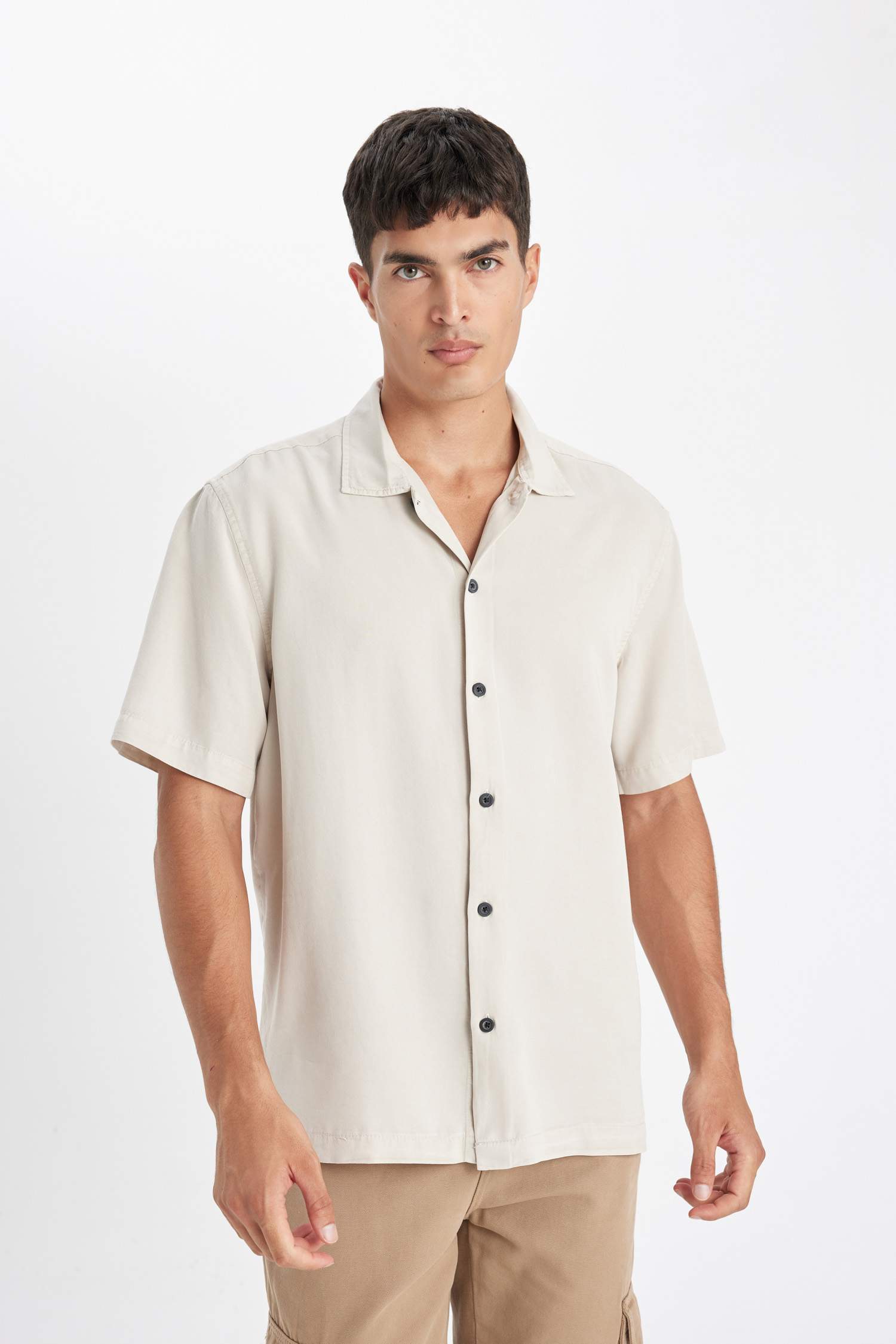 релакс пішімі Қысқа жеңді жейде