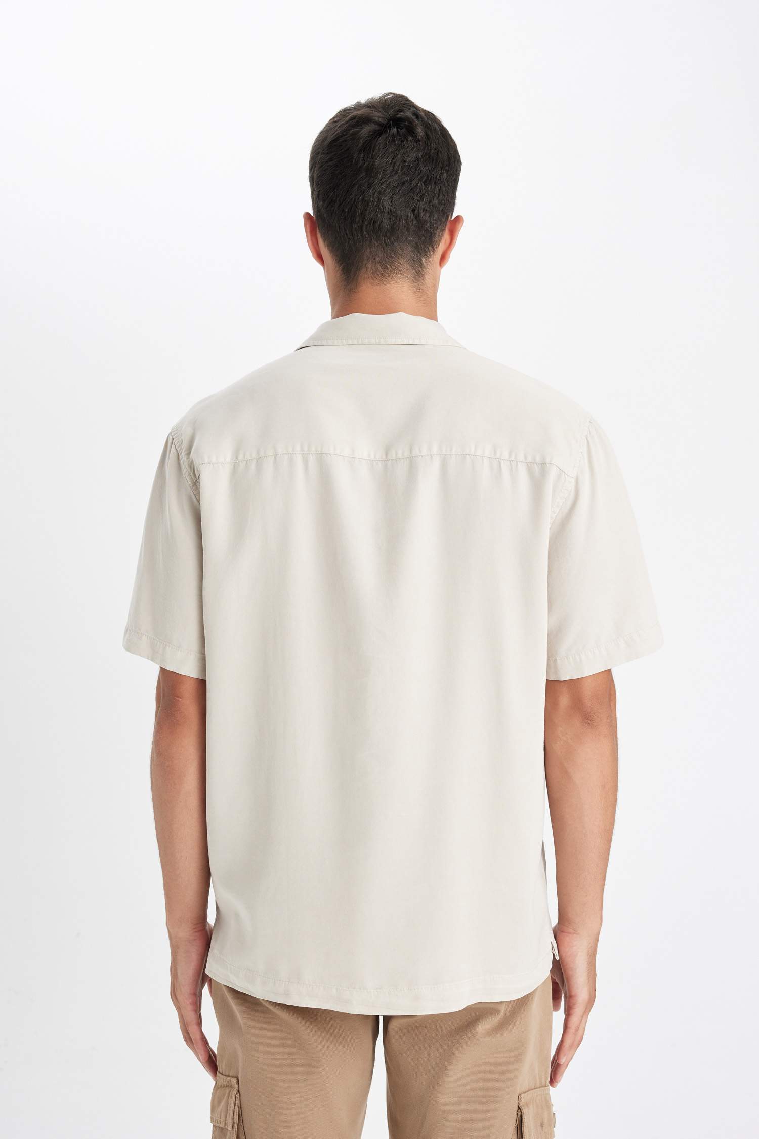 релакс пішімі Қысқа жеңді жейде