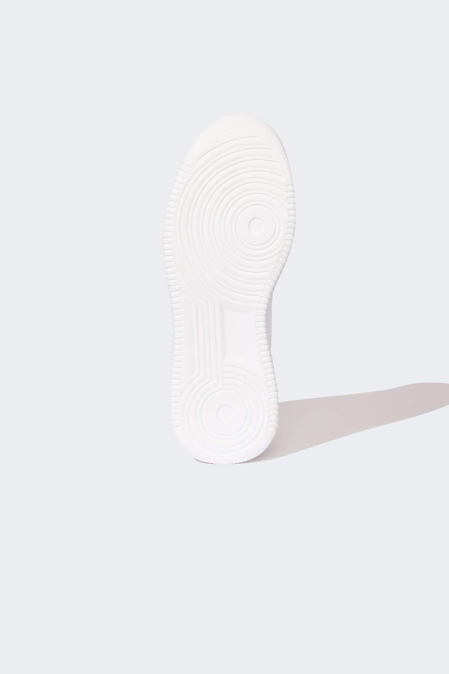 Man Faux Leather Flat Sole Sneaker