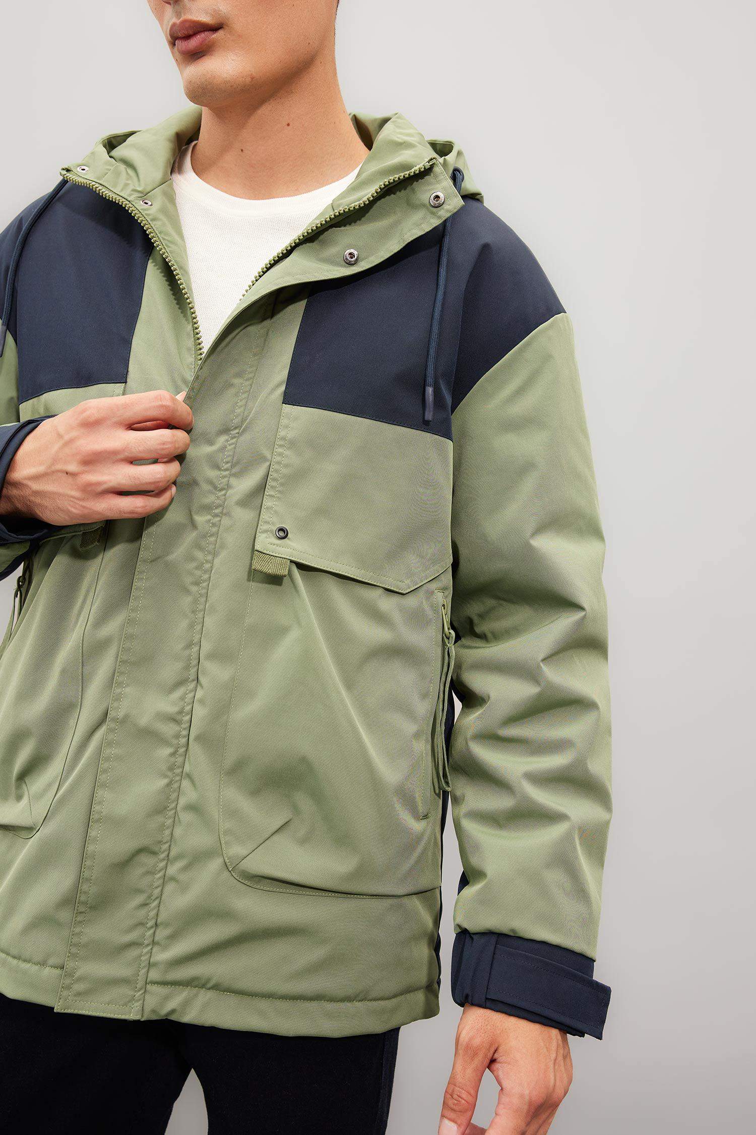 Regular Fit Kapüşonlu Fermaurlı Cepli Mont