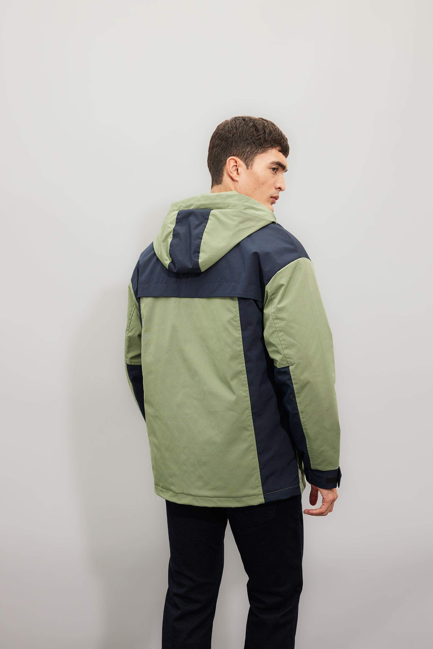 Regular Fit Kapüşonlu Fermaurlı Cepli Mont