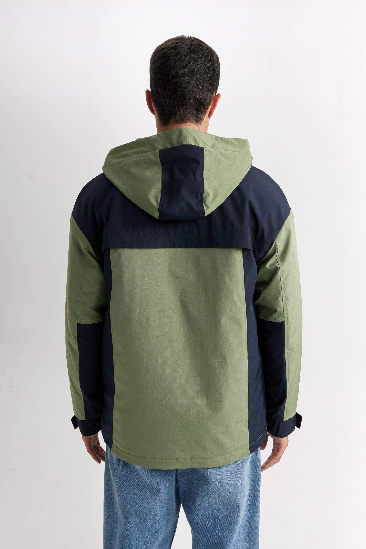 Regular Fit Kapüşonlu Fermaurlı Cepli Mont