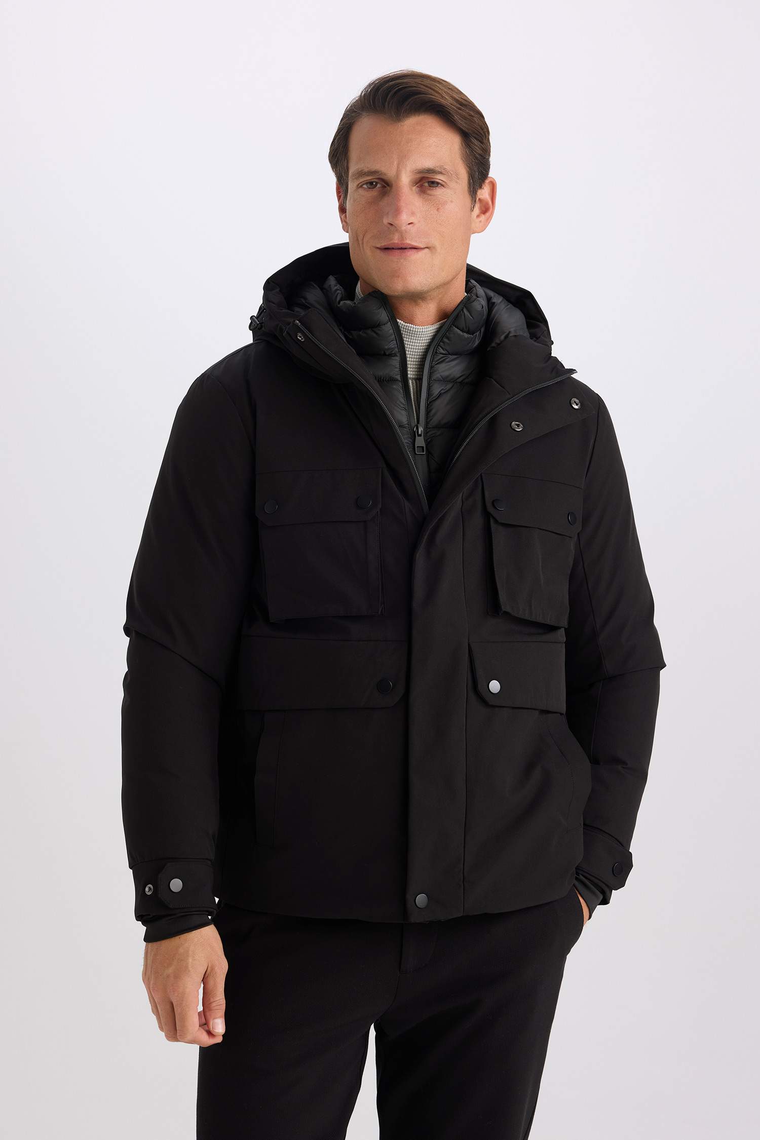 Su İtici Slim Fit Dar Kesim Kapüşonlu Fermuarlı Çıtçıt Kapamalı Cepli Mont