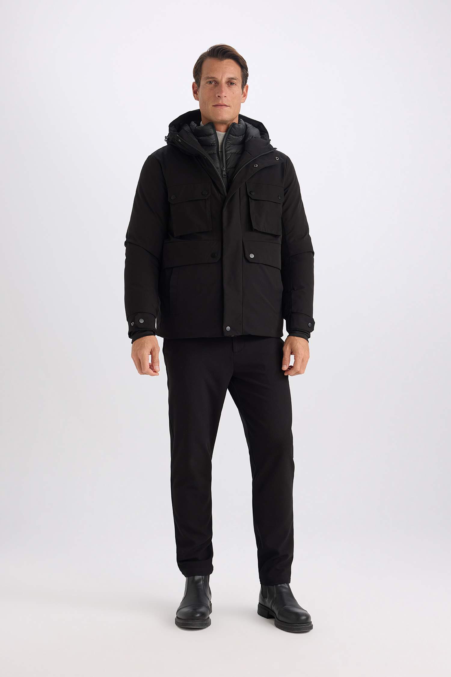 Su İtici Slim Fit Dar Kesim Kapüşonlu Fermuarlı Çıtçıt Kapamalı Cepli Mont