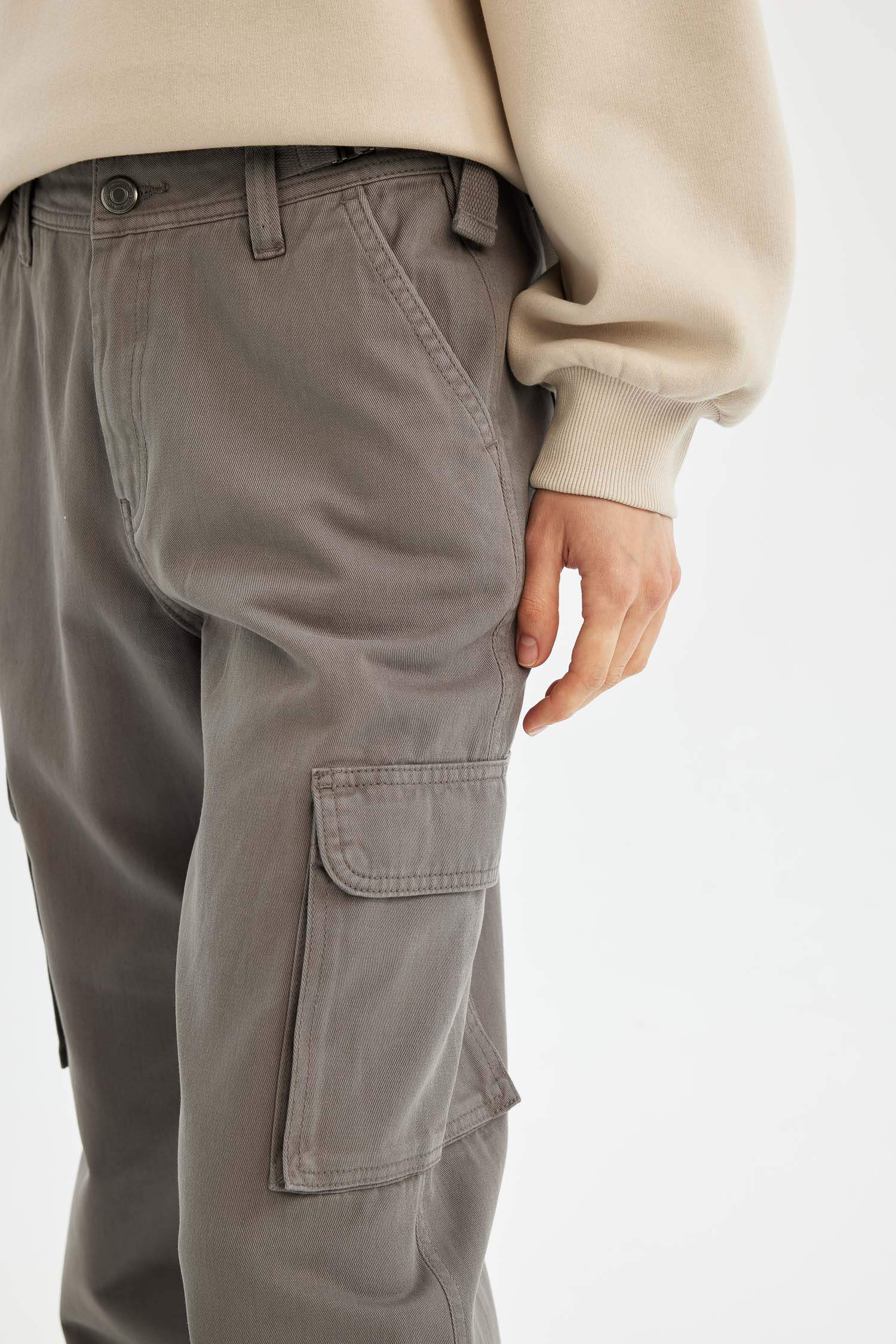 Straight Fit High Waist Gabardine Cargo Pants