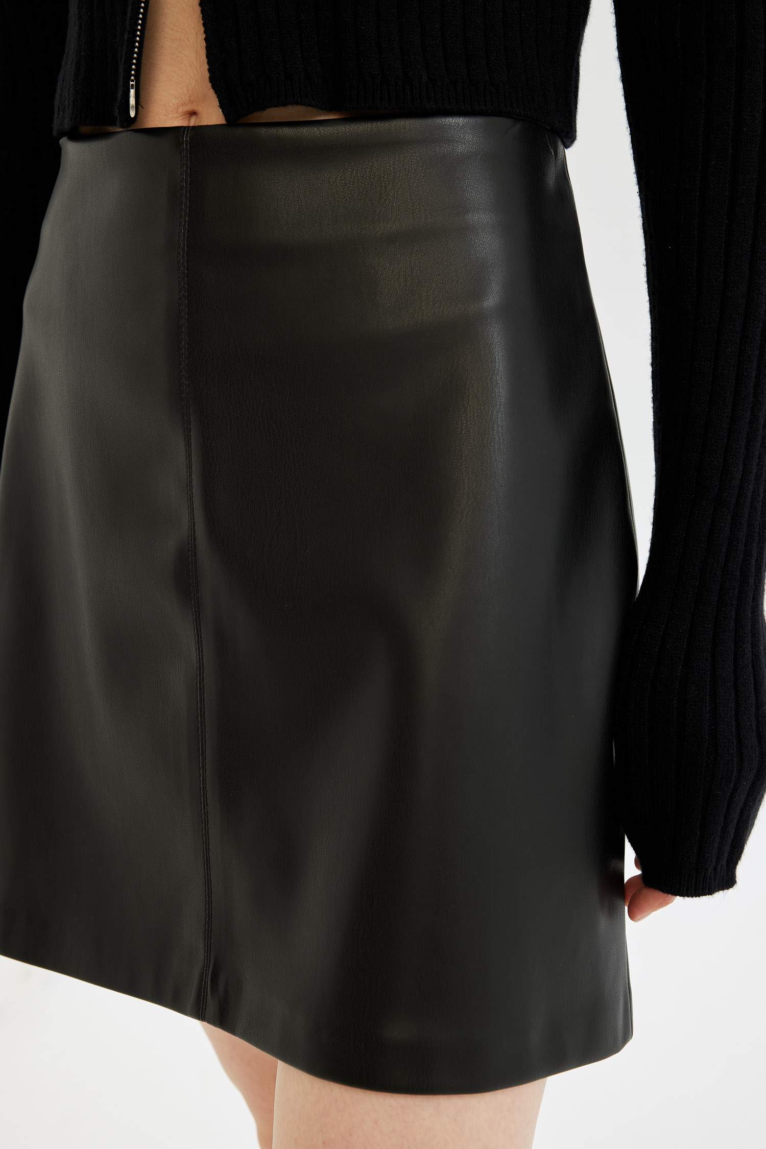 Coool A Cut Faux Leather Mini Knitted Skirt