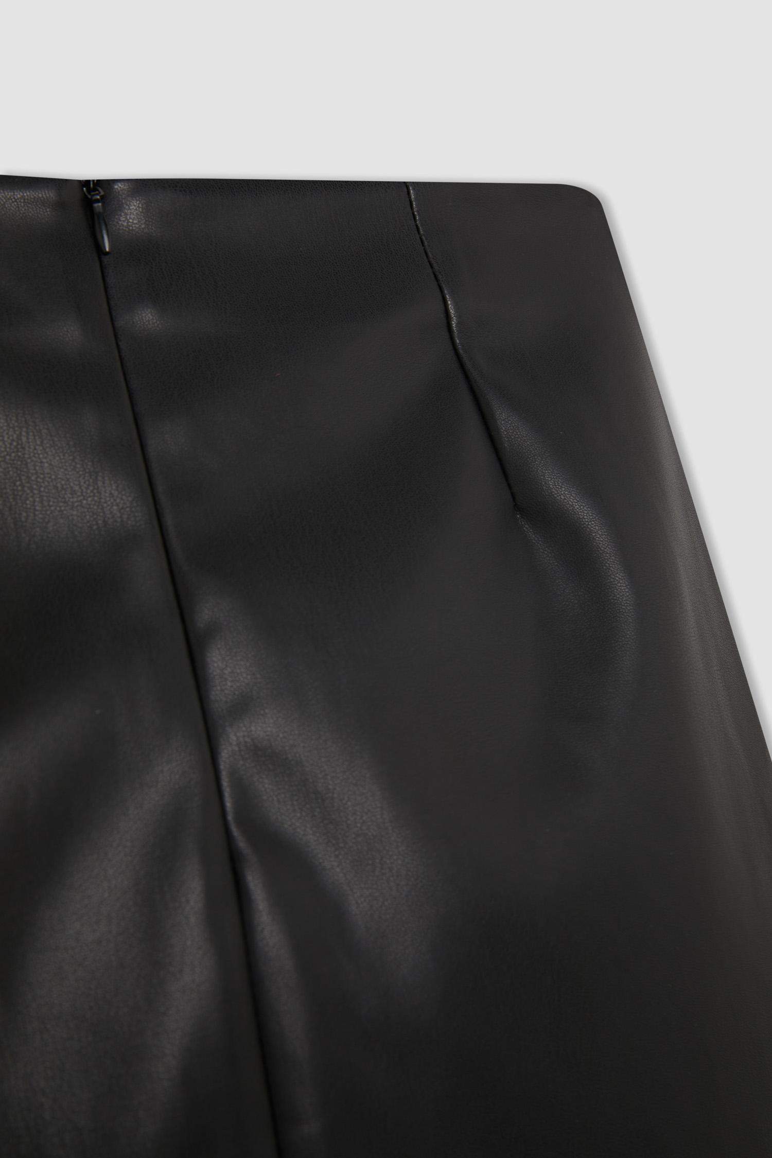 Coool A Cut Faux Leather Mini Knitted Skirt