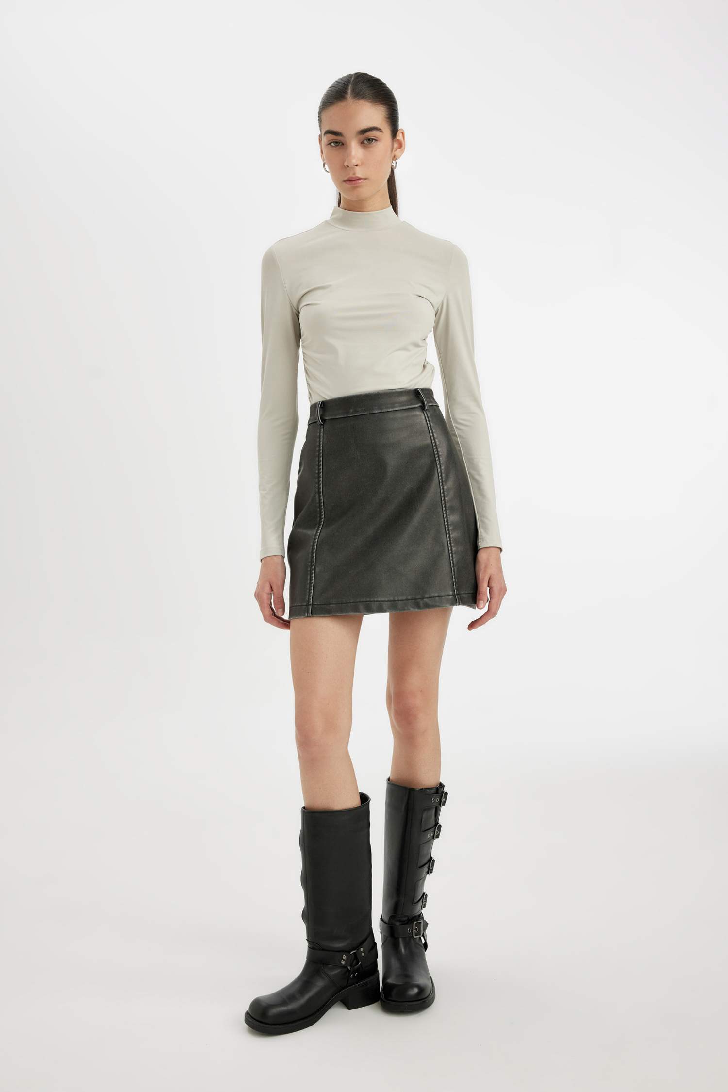 Coool A Cut Faux Leather Mini Knitted Skirt